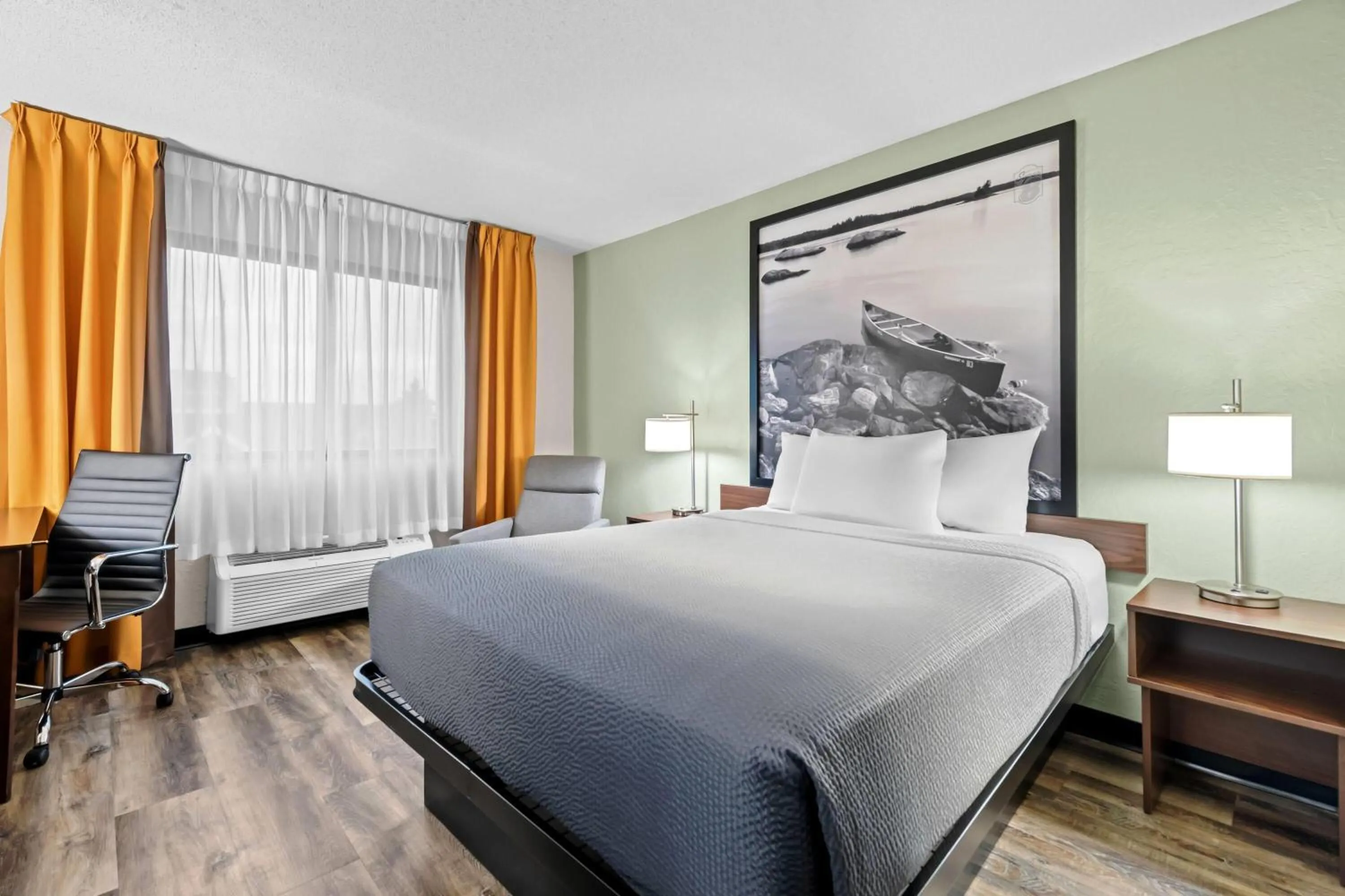 Bed in Super 8 by Wyndham Alexandria MN