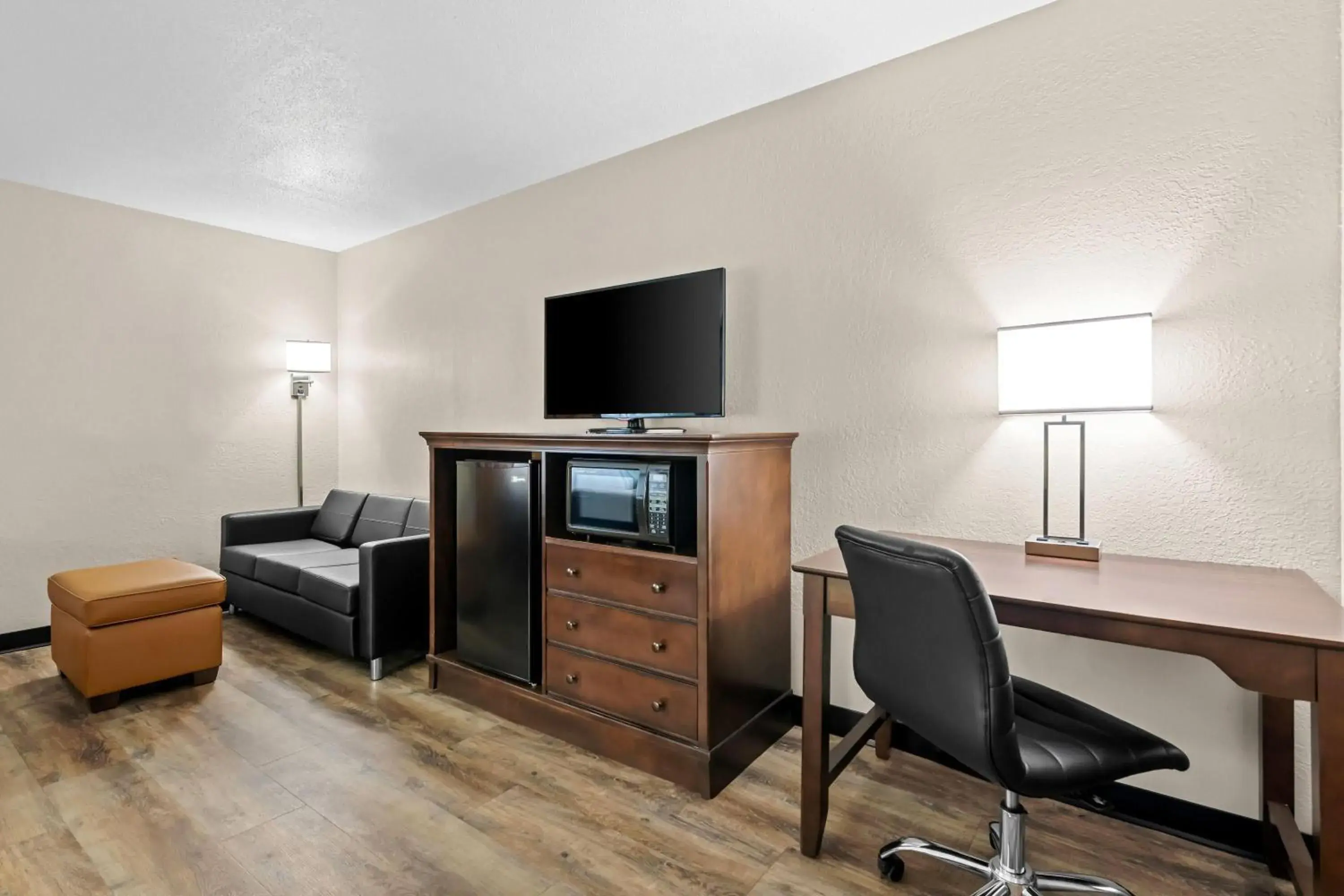 Bed in Super 8 by Wyndham Alexandria MN Bed in Super 8 by Wyndham Alexandria MN