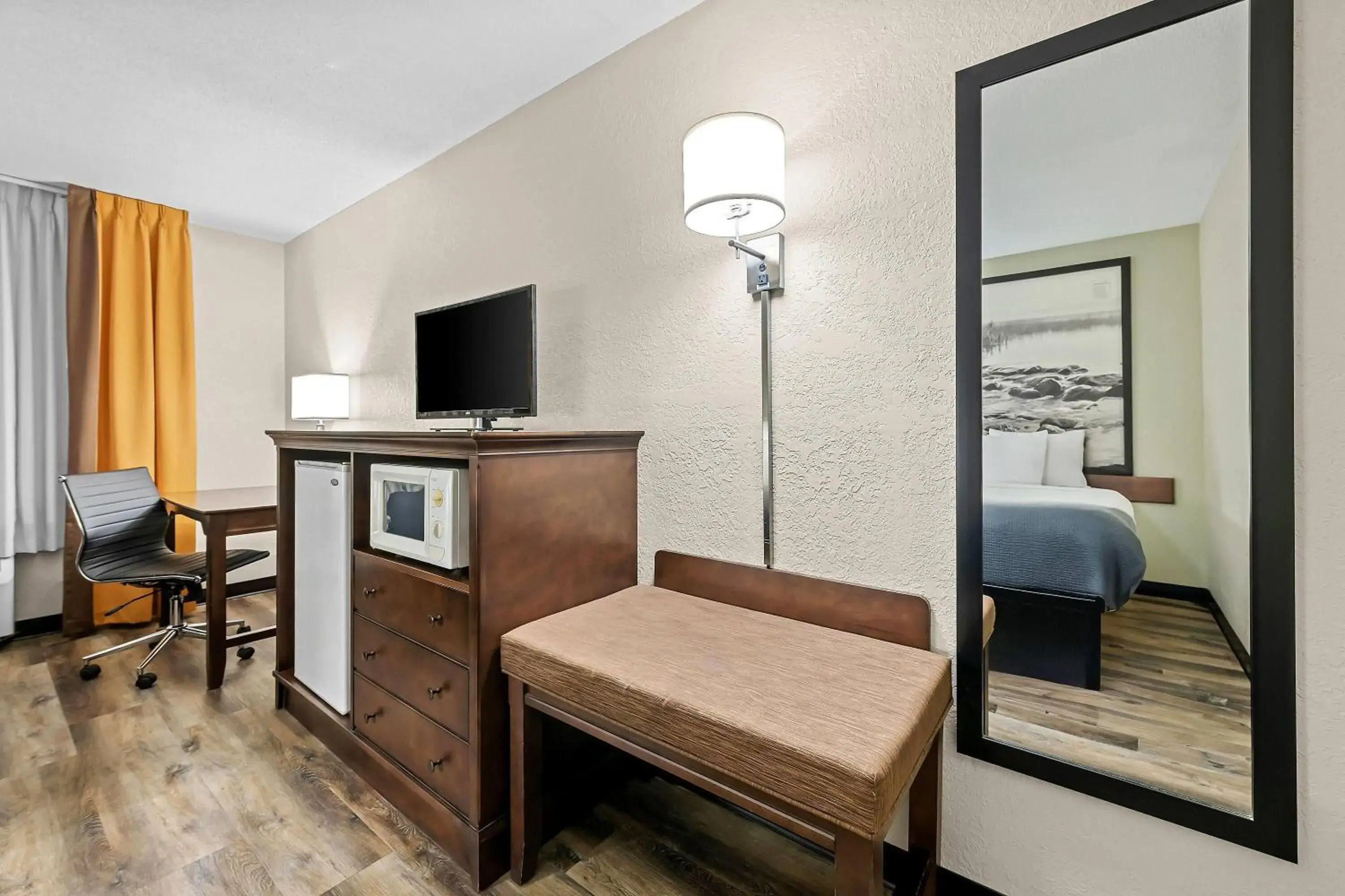 Bed in Super 8 by Wyndham Alexandria MN Bed in Super 8 by Wyndham Alexandria MN