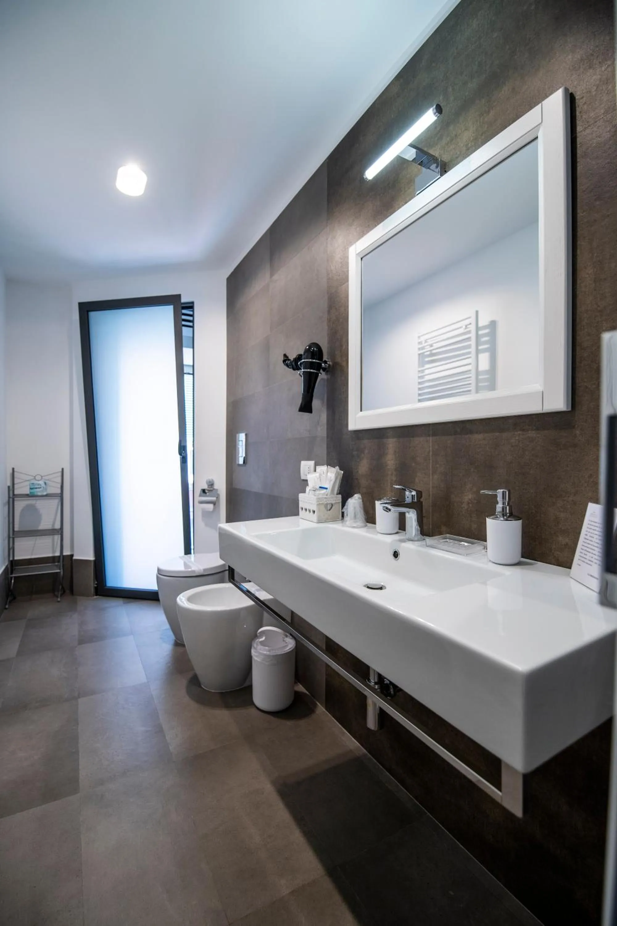 Bathroom in Mercatello Bed and Breakfast