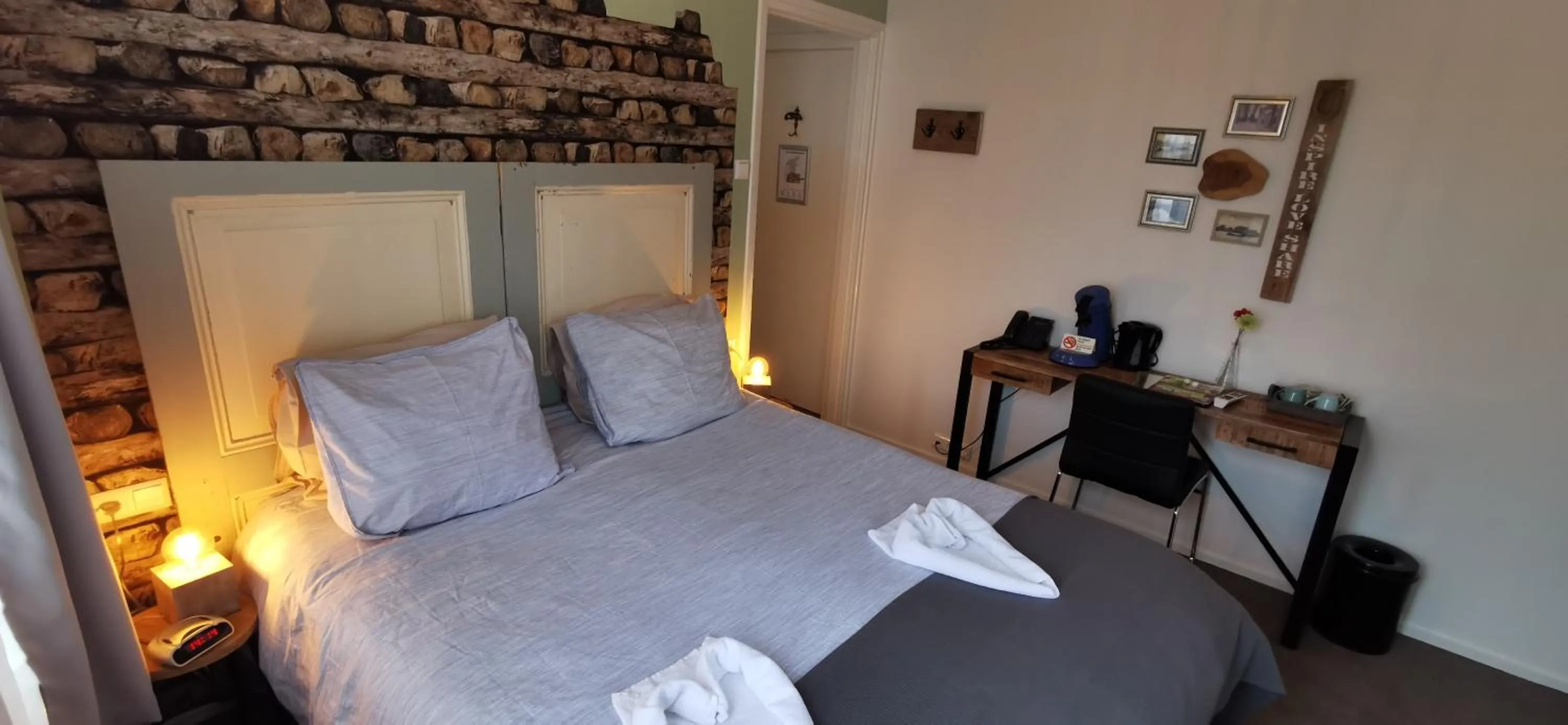 Photo of the whole room, Bed in Hotel Heere