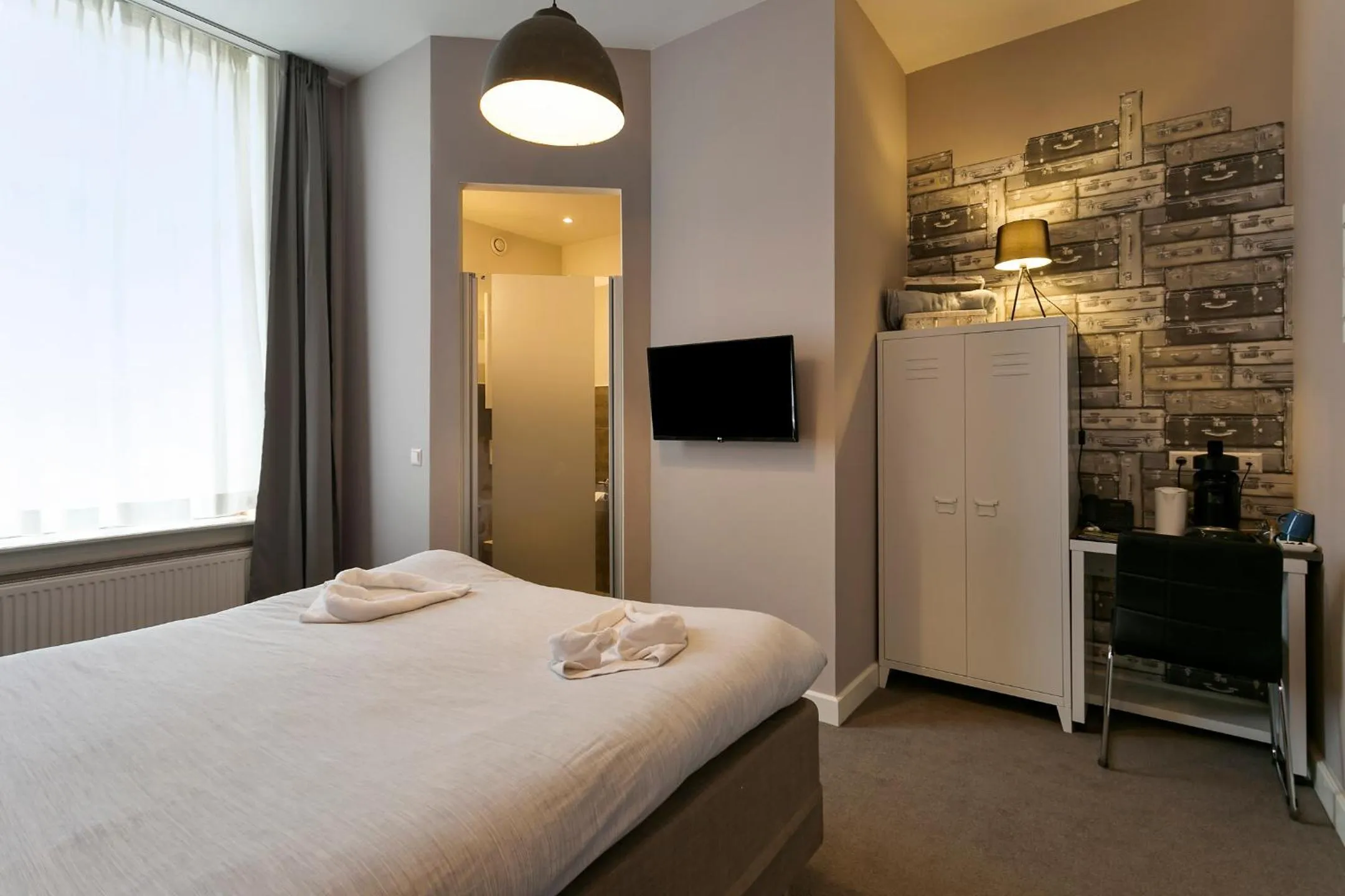 TV and multimedia, Bed in Hotel Heere