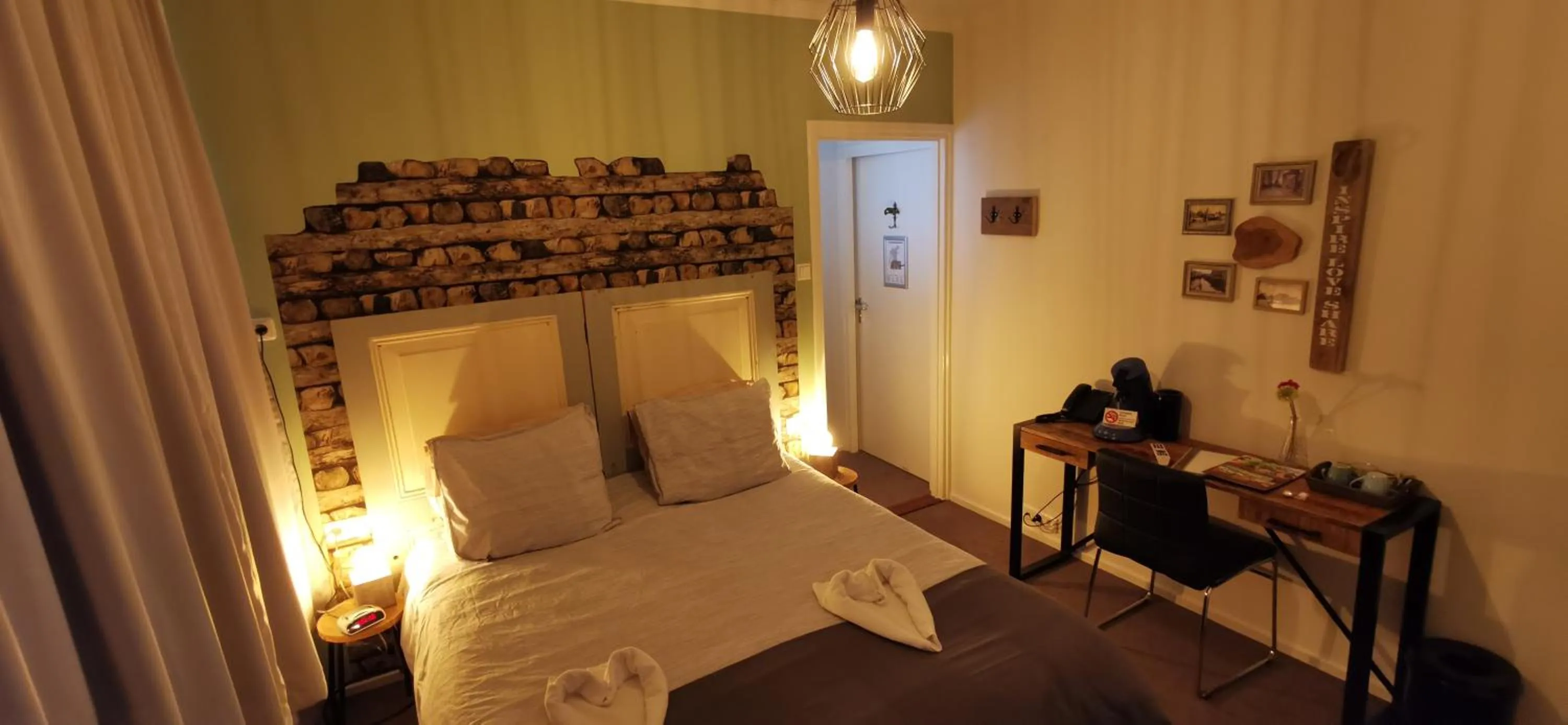 Photo of the whole room, Bed in Hotel Heere