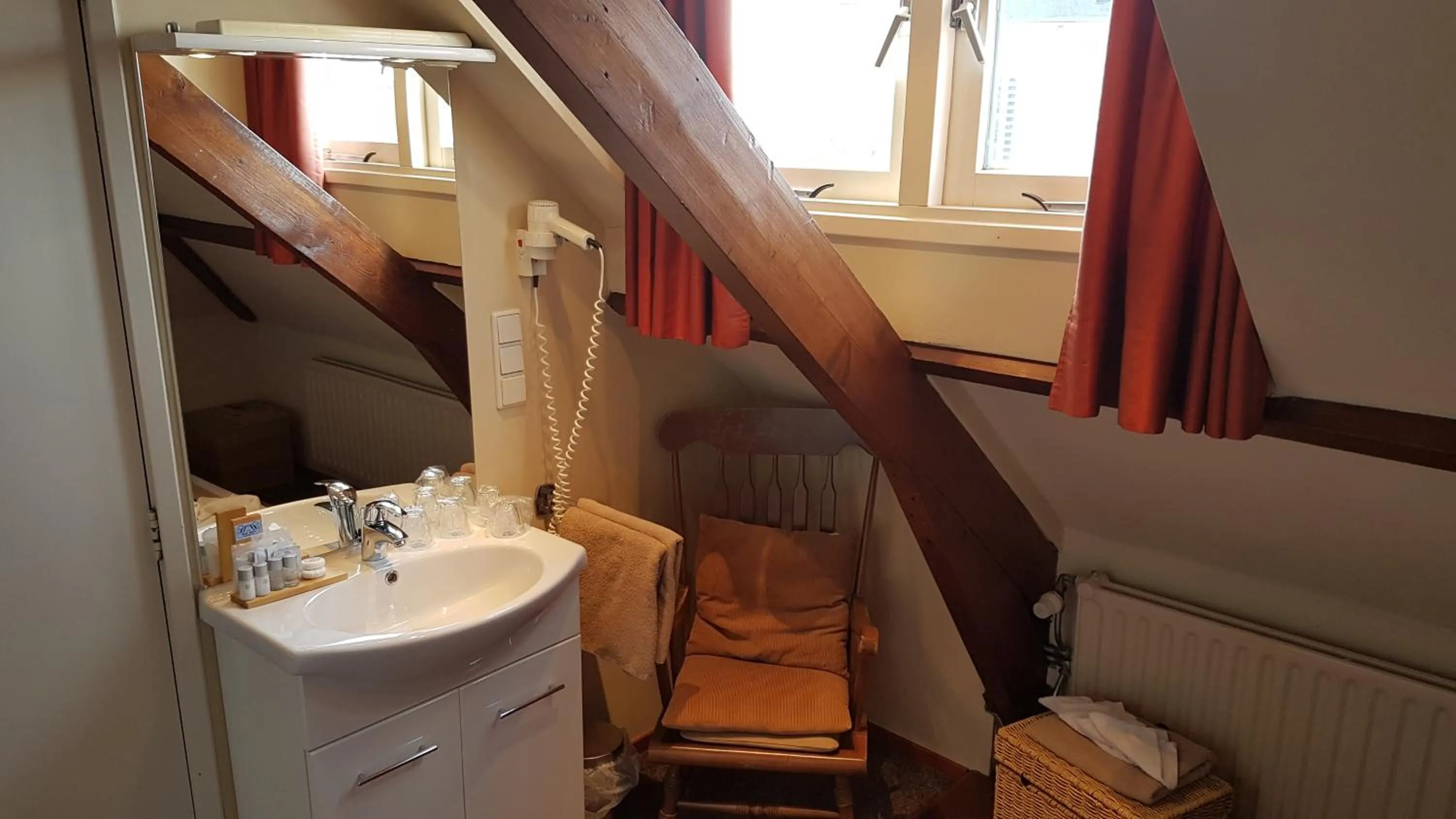 Photo of the whole room in Hotel Heere