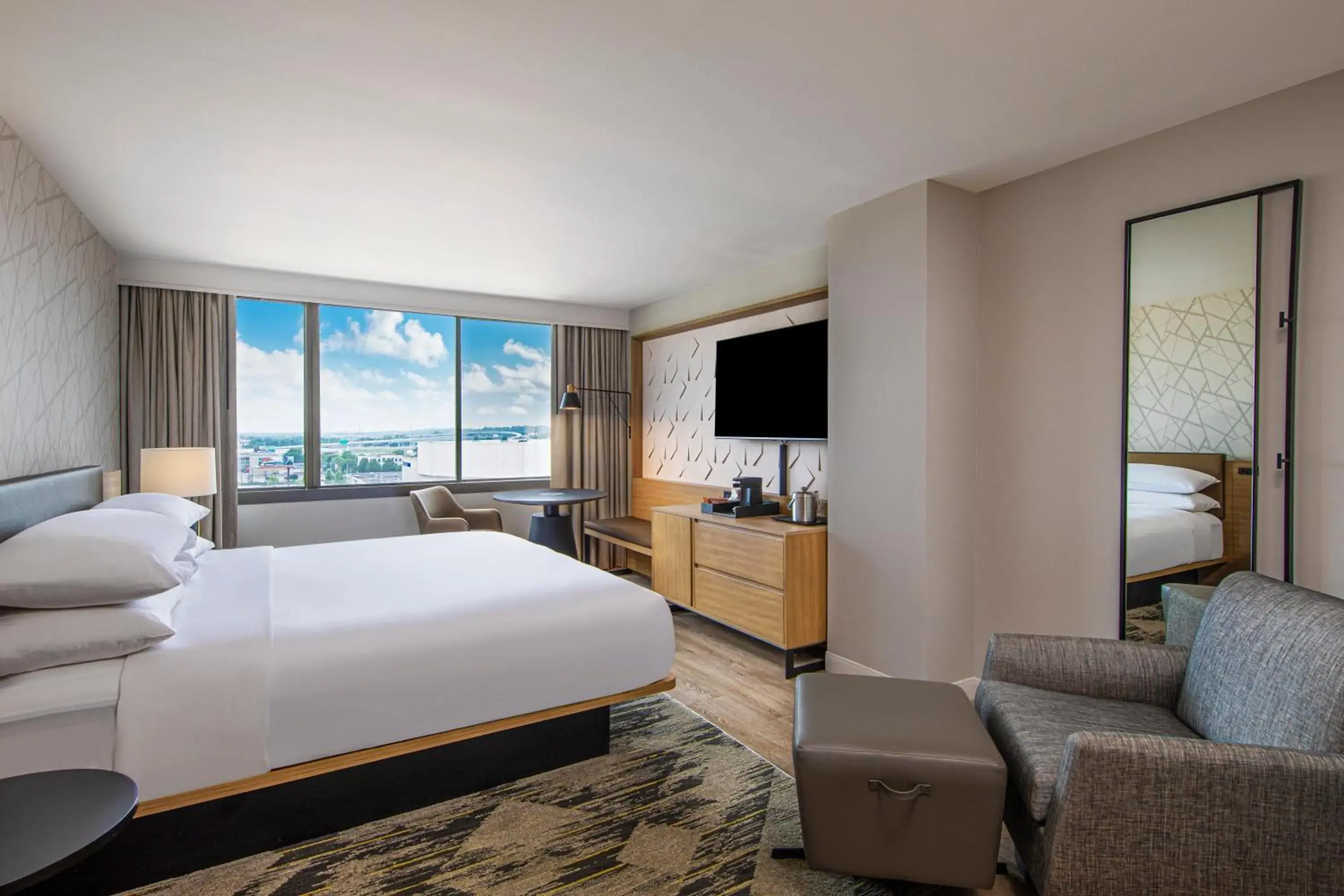 Guest Room, 1 King in Sheraton Birmingham Guest Room, 1 King in Sheraton Birmingham