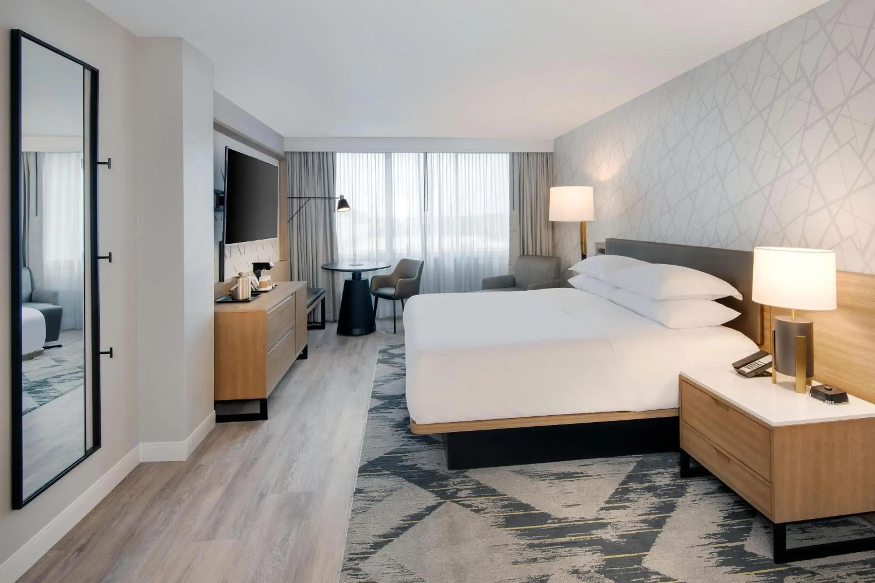 King Room with Adapted Tub - Mobility and Hearing Accessible in Sheraton Birmingham King Room with Adapted Tub - Mobility and Hearing Accessible in Sheraton Birmingham