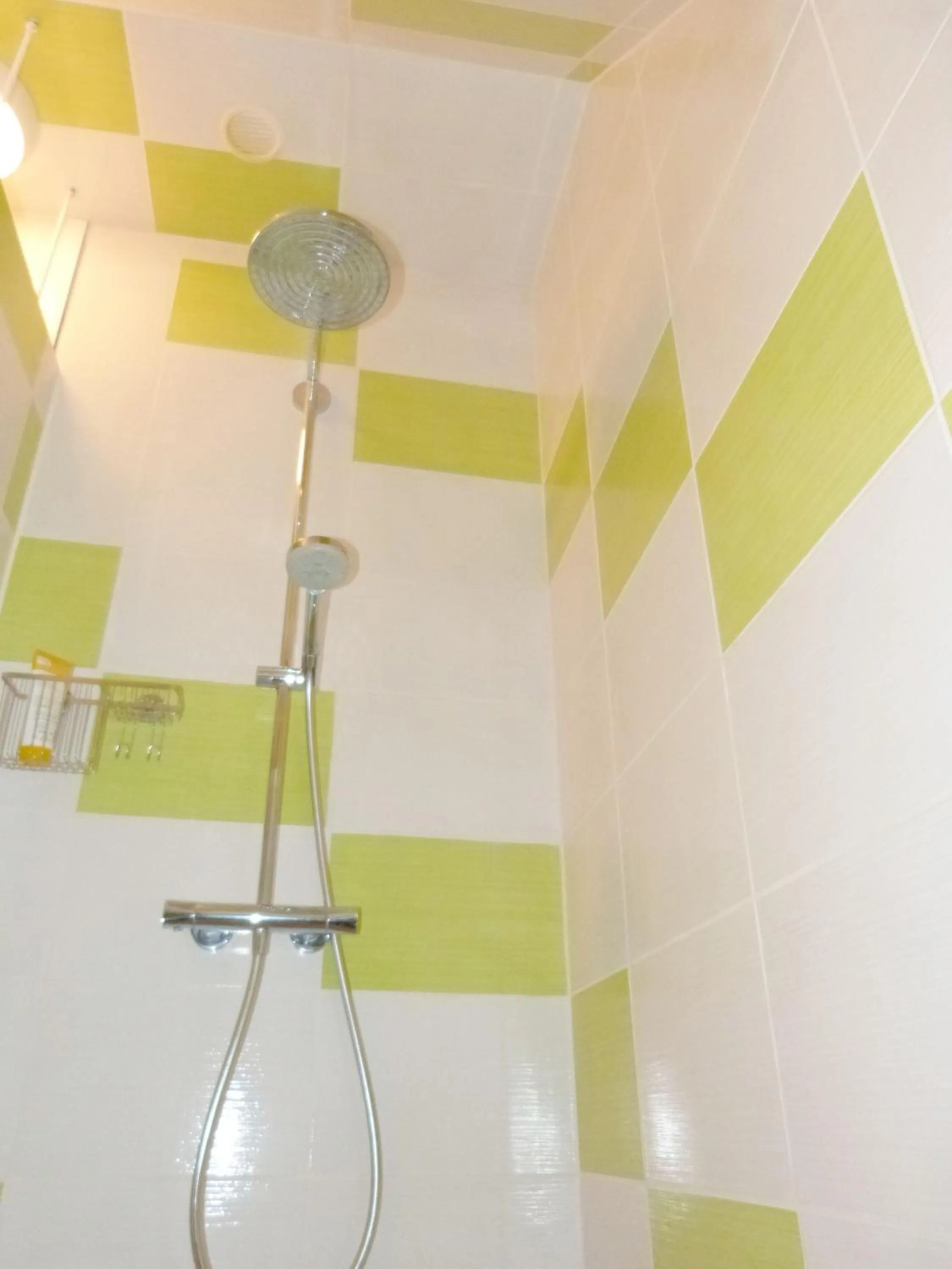 Shower in Les Grands Crus - gîte "Meursault"