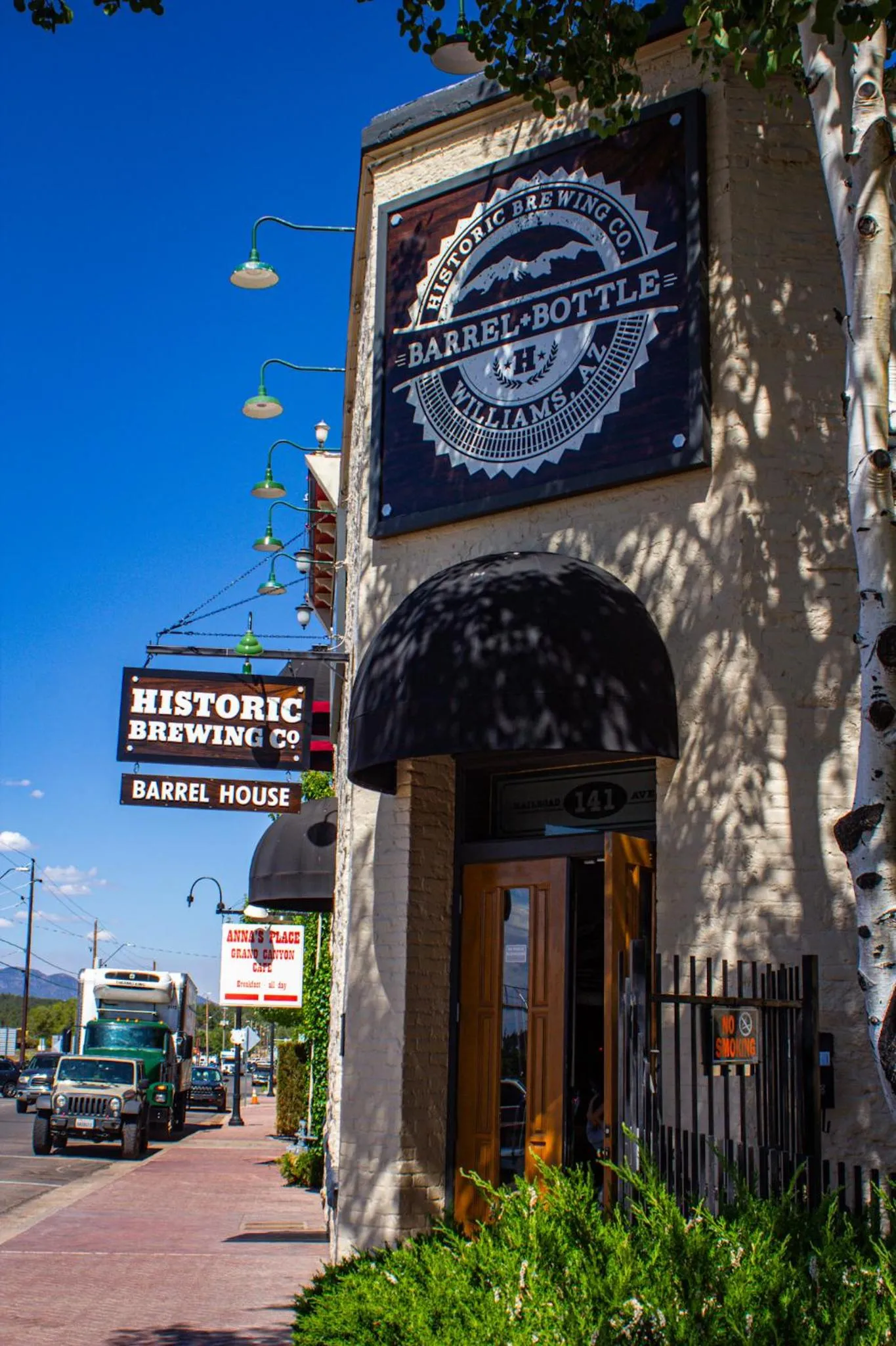 Restaurant/places to eat in Red Garter Inn