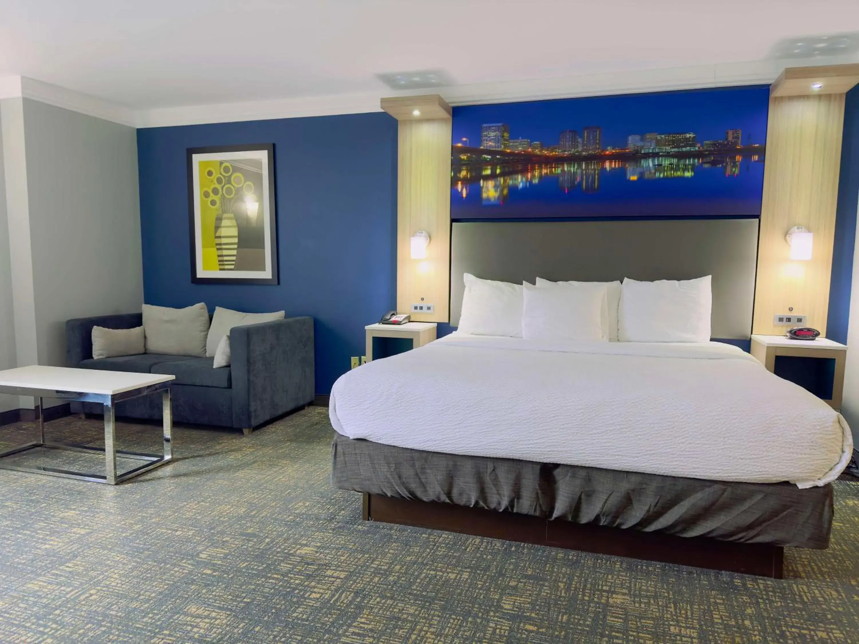 TV and multimedia, Bed in Best Western Plus Glen Allen Inn TV and multimedia, Bed in Best Western Plus Glen Allen Inn