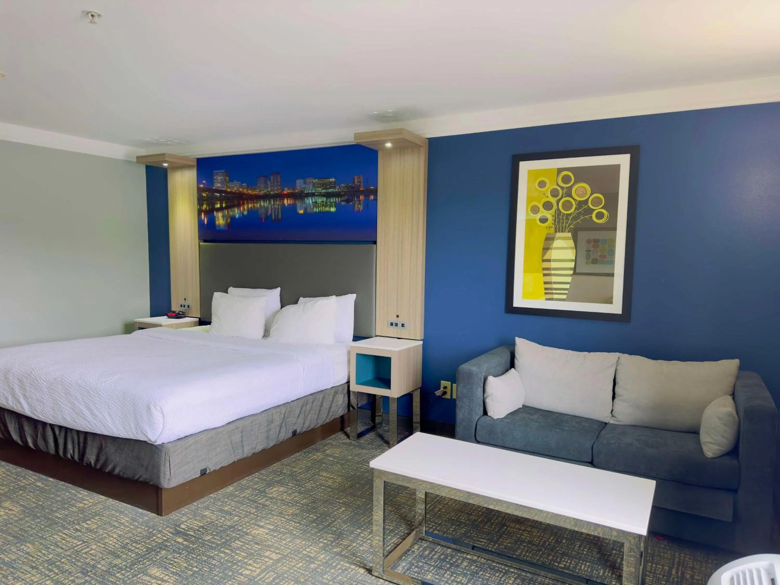 Photo of the whole room, Bed in Best Western Plus Glen Allen Inn