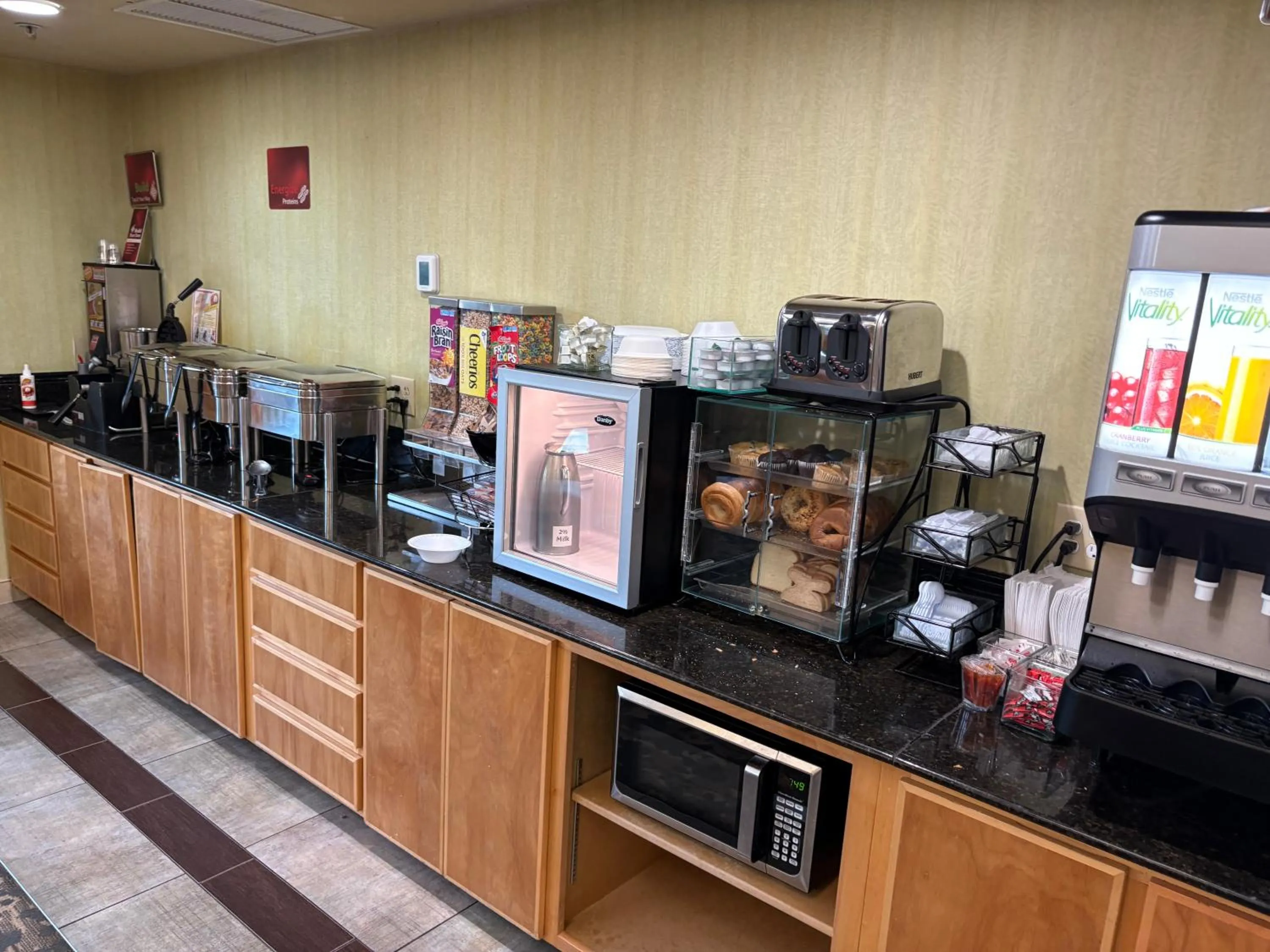 Coffee/tea facilities in Best Western Plus Glen Allen Inn