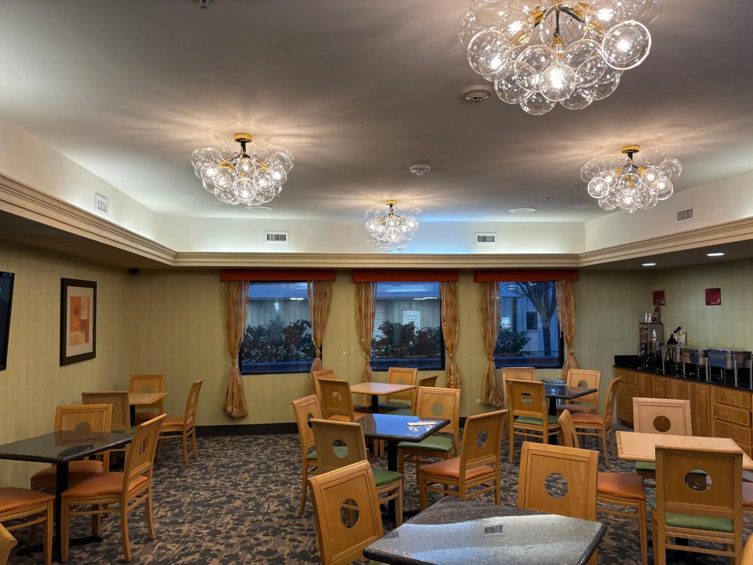 Restaurant/places to eat in Best Western Plus Glen Allen Inn