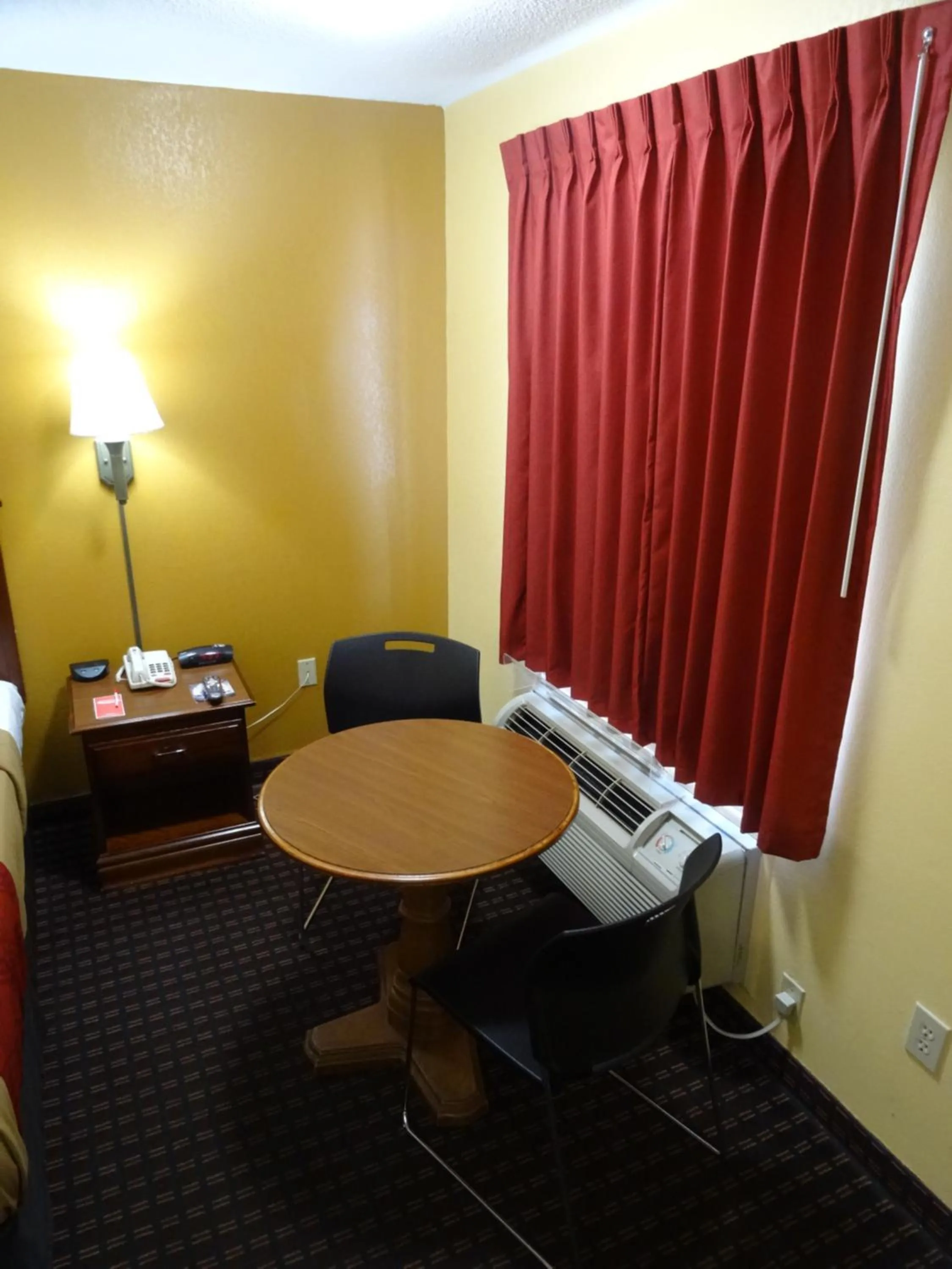 Econo Lodge Fredericksburg near I-95