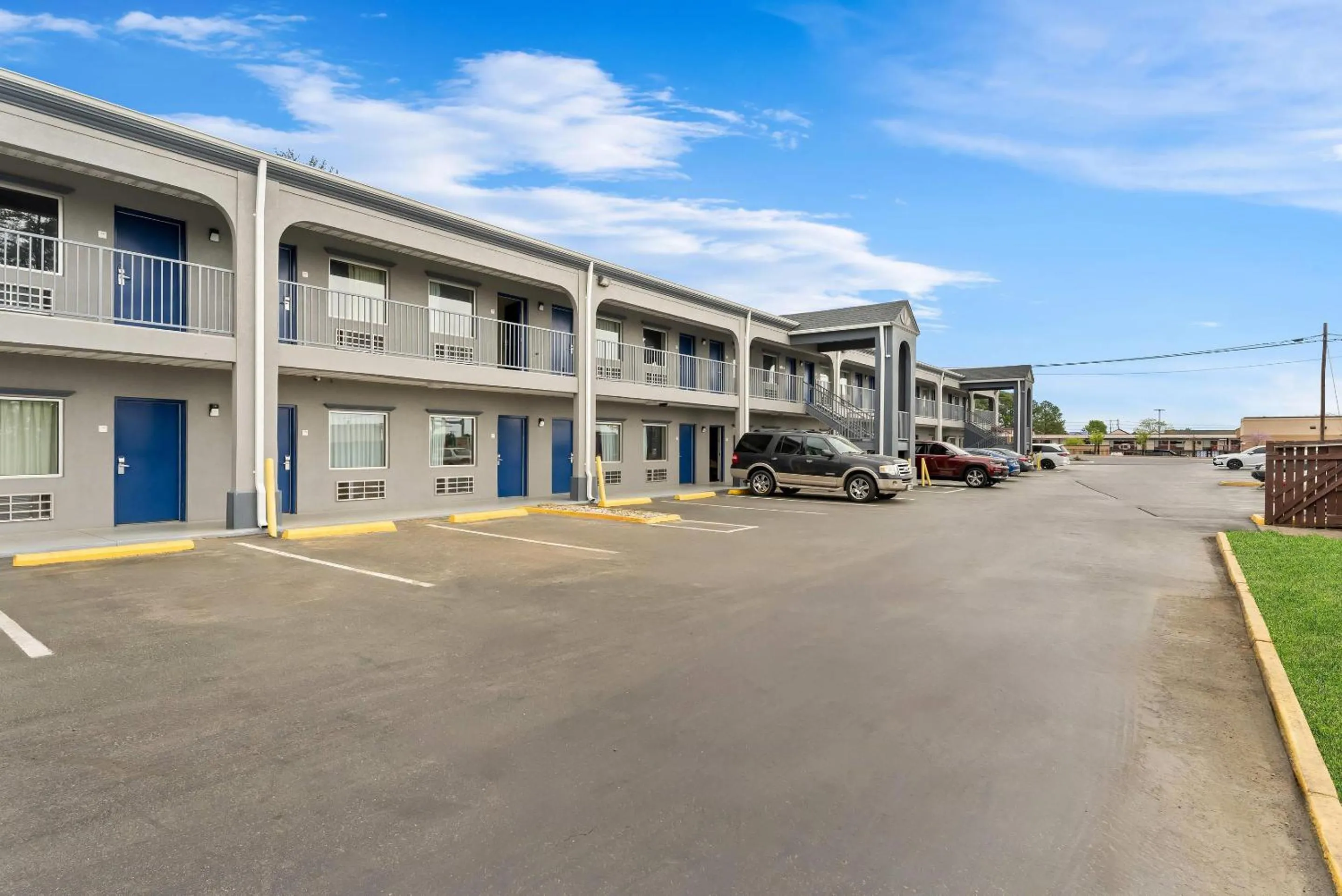 Property building in Econo Lodge Fredericksburg near I-95