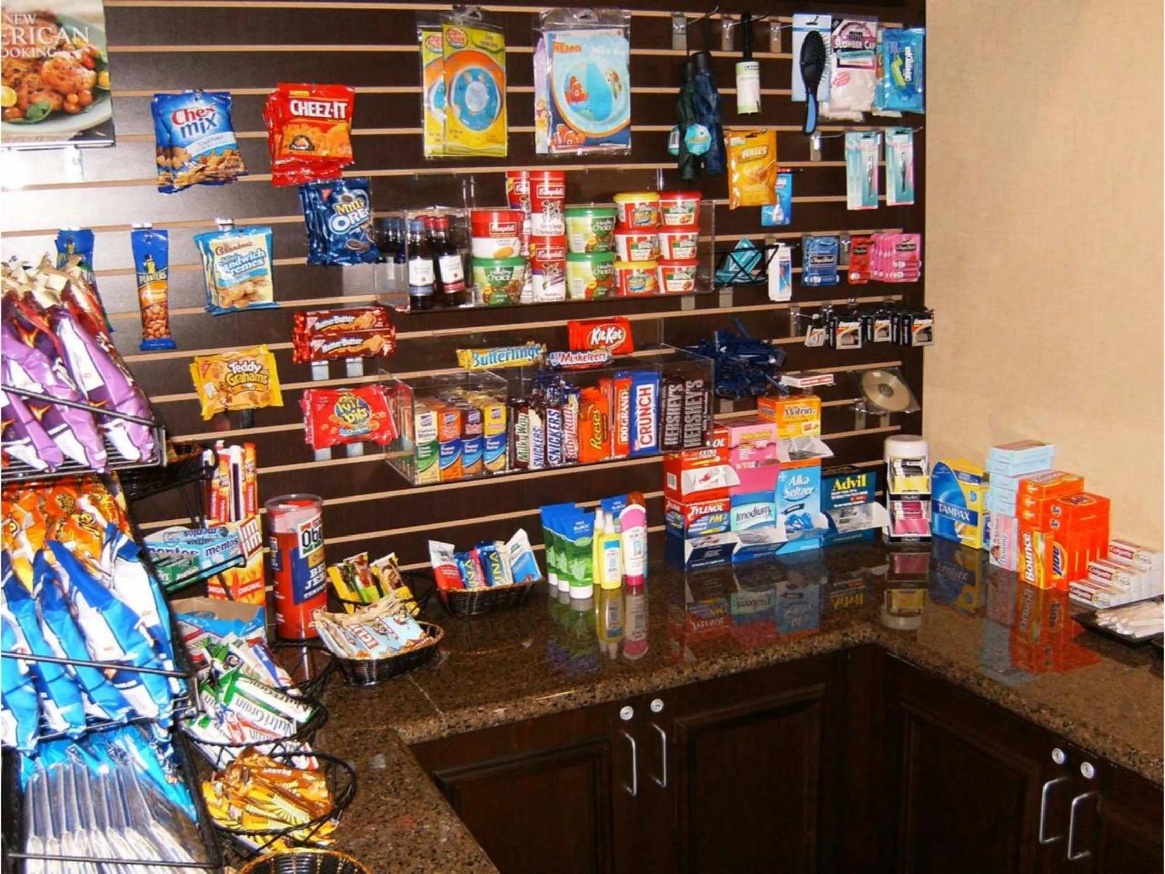 On-site shops, Supermarket/Shops in Hilton Garden Inn Lakeland