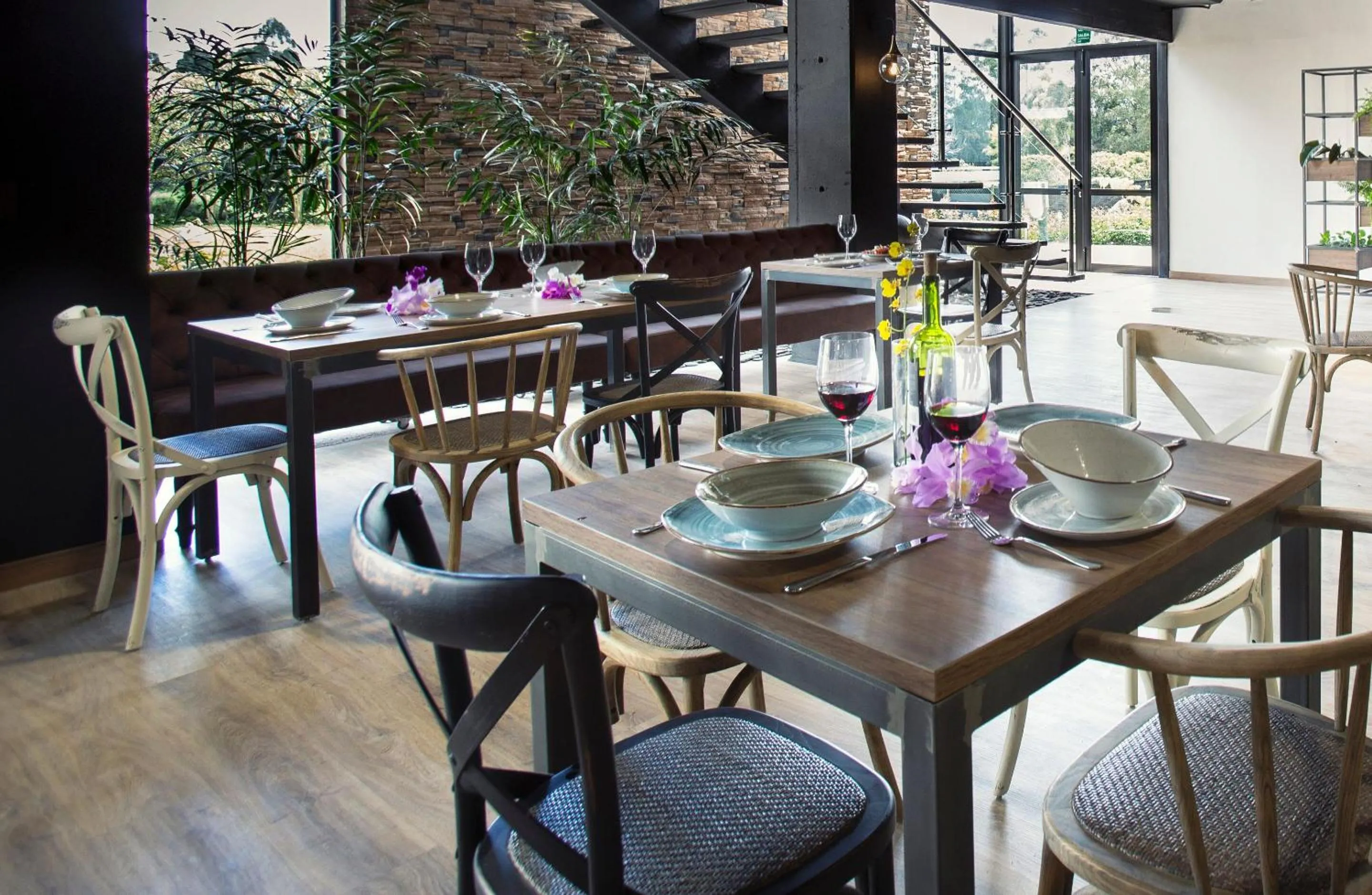 Restaurant/places to eat in Hotel Lagoon