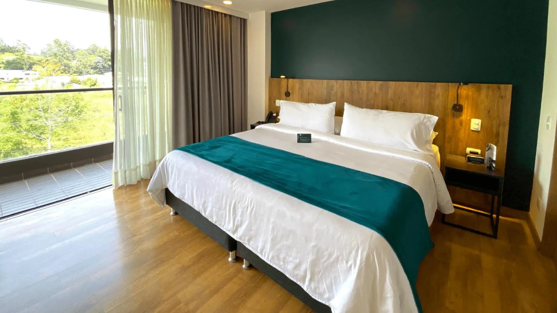 Photo of the whole room, Bed in Hotel Lagoon