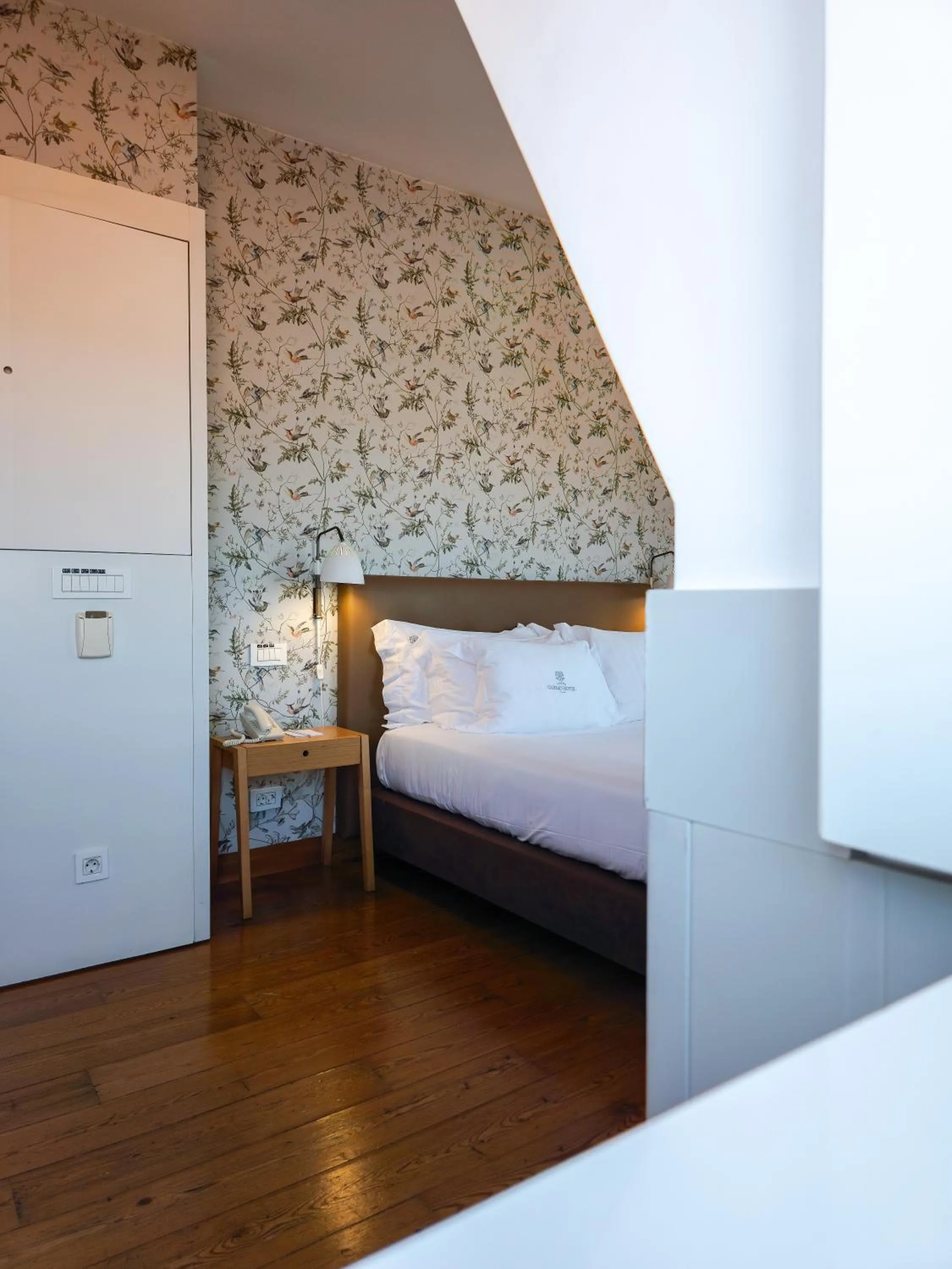 Bedroom, Bed in Lisboa Carmo Hotel