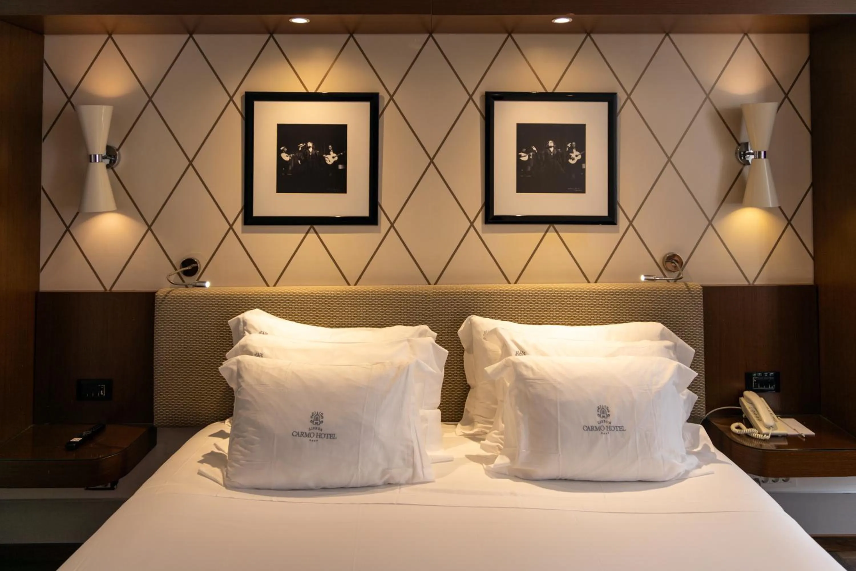 Bedroom, Bed in Lisboa Carmo Hotel