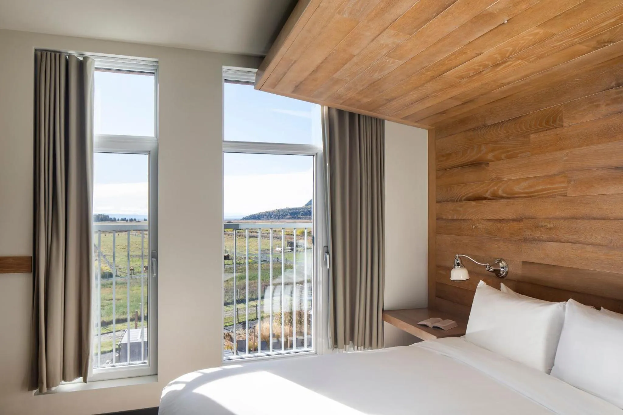 Bed in Hôtel & Spa Le Germain Charlevoix