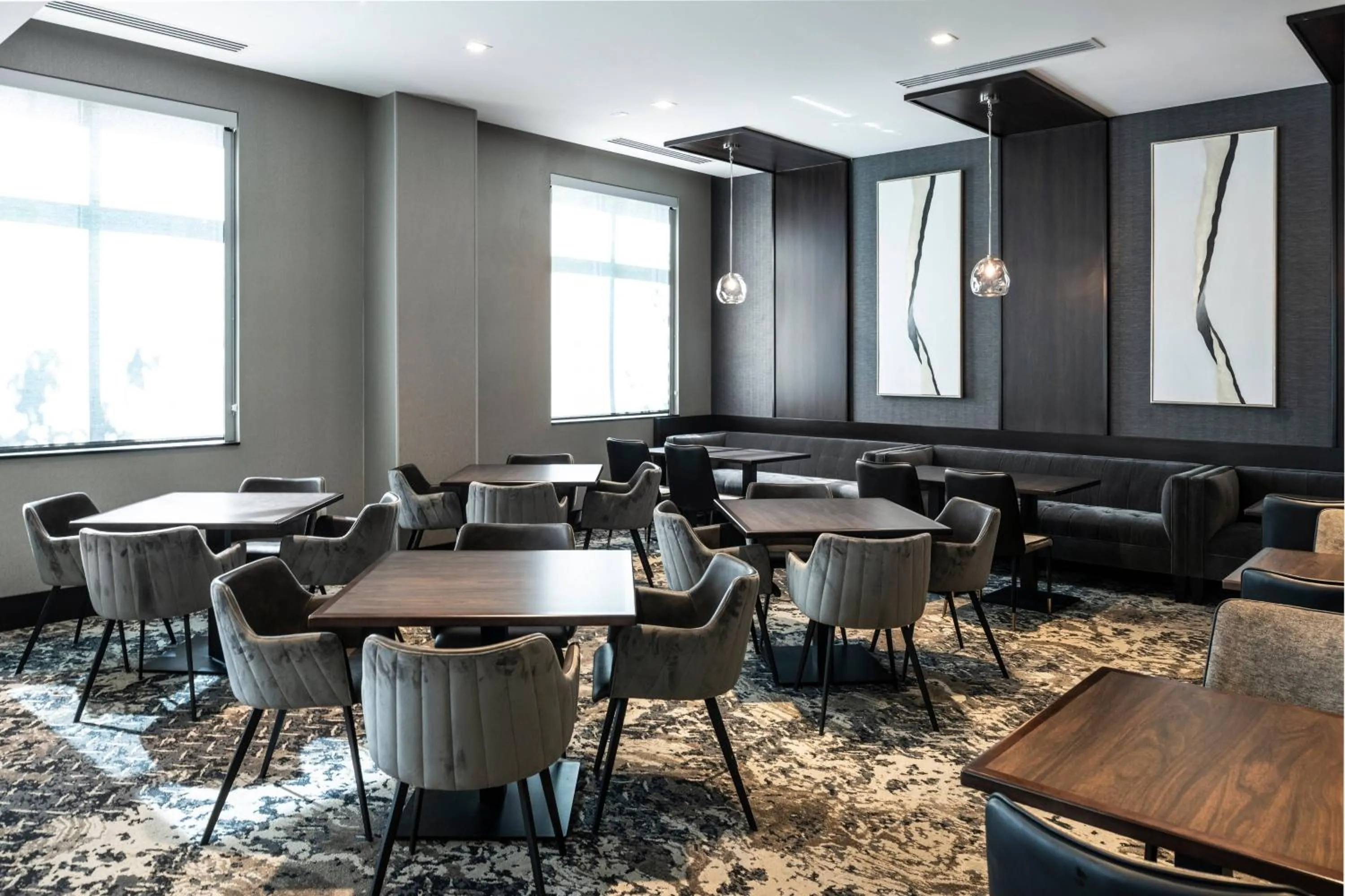 Restaurant/places to eat in Residence Inn by Marriott Boston Logan Airport/Chelsea