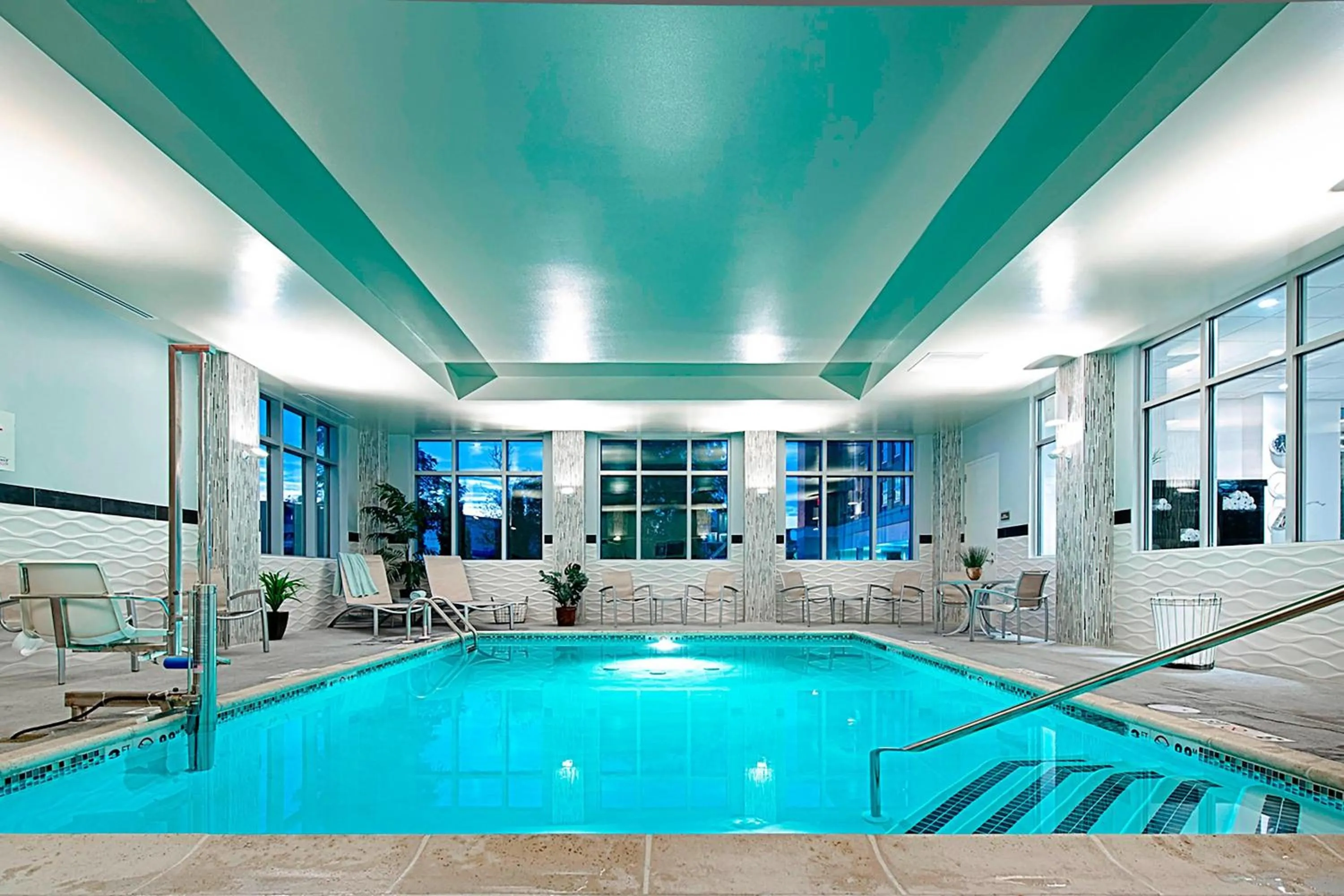 Swimming pool in Residence Inn by Marriott Boston Logan Airport/Chelsea