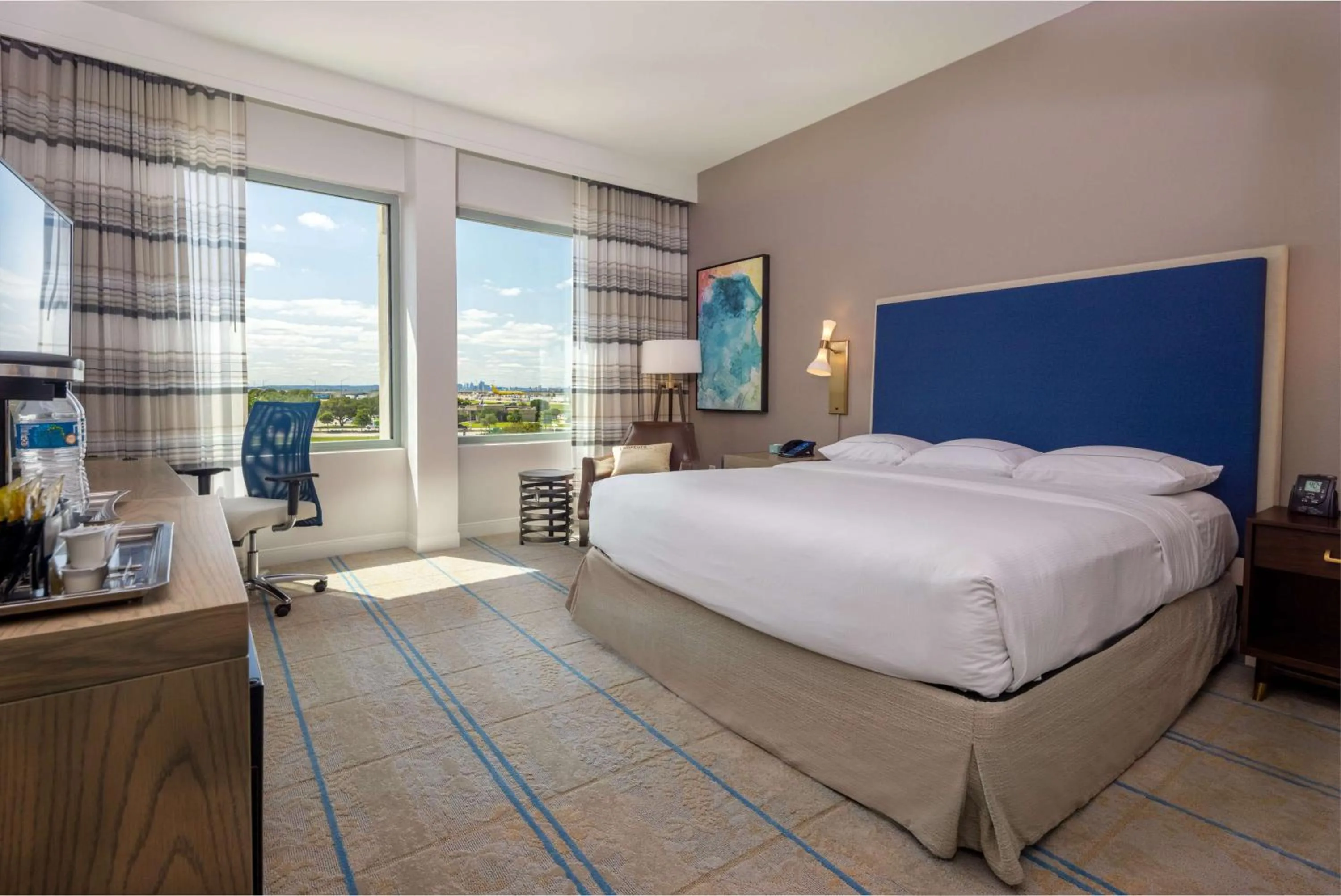 Bedroom, Bed in Hilton Austin Airport