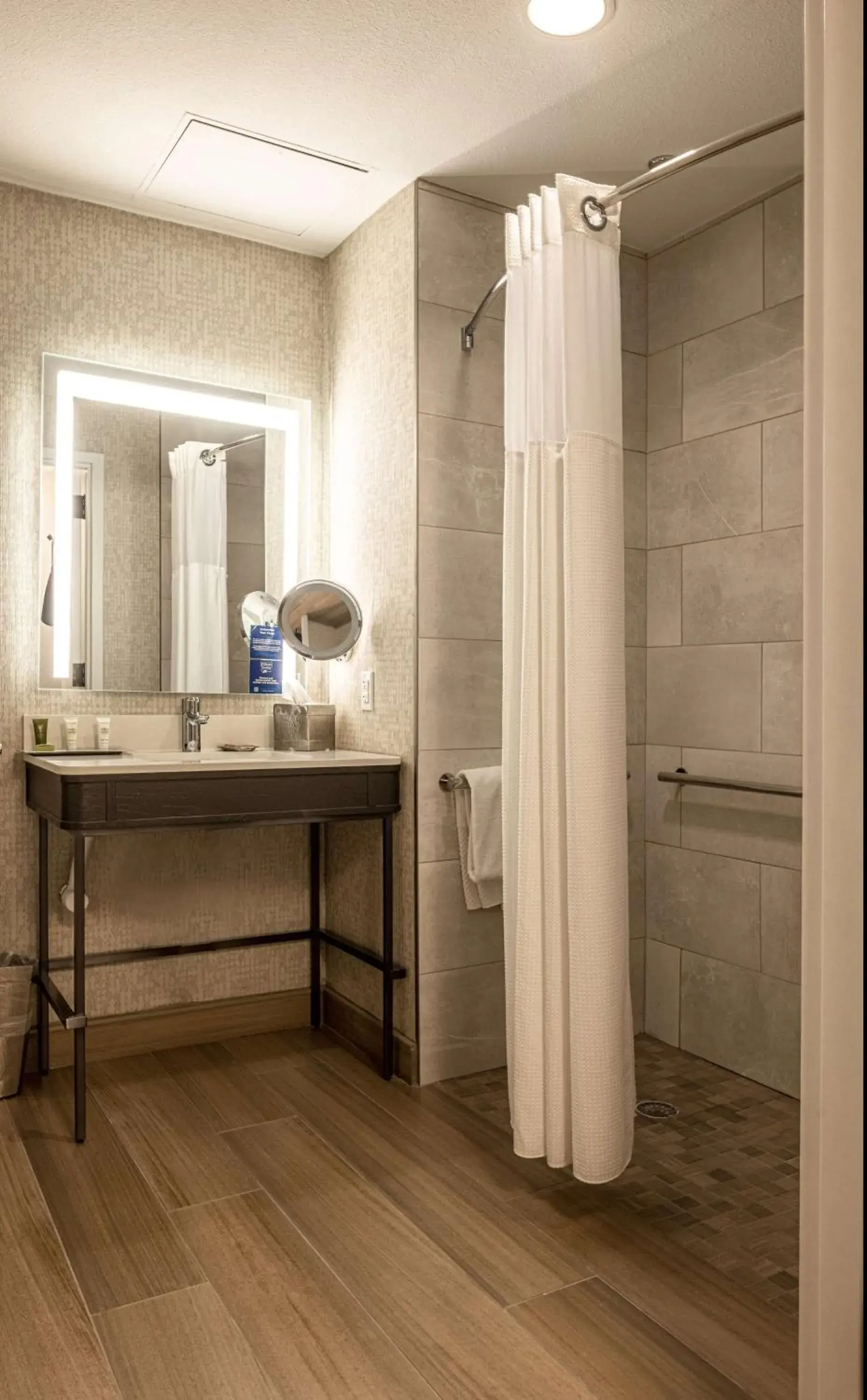 Bathroom in Hilton Austin Airport Bathroom in Hilton Austin Airport