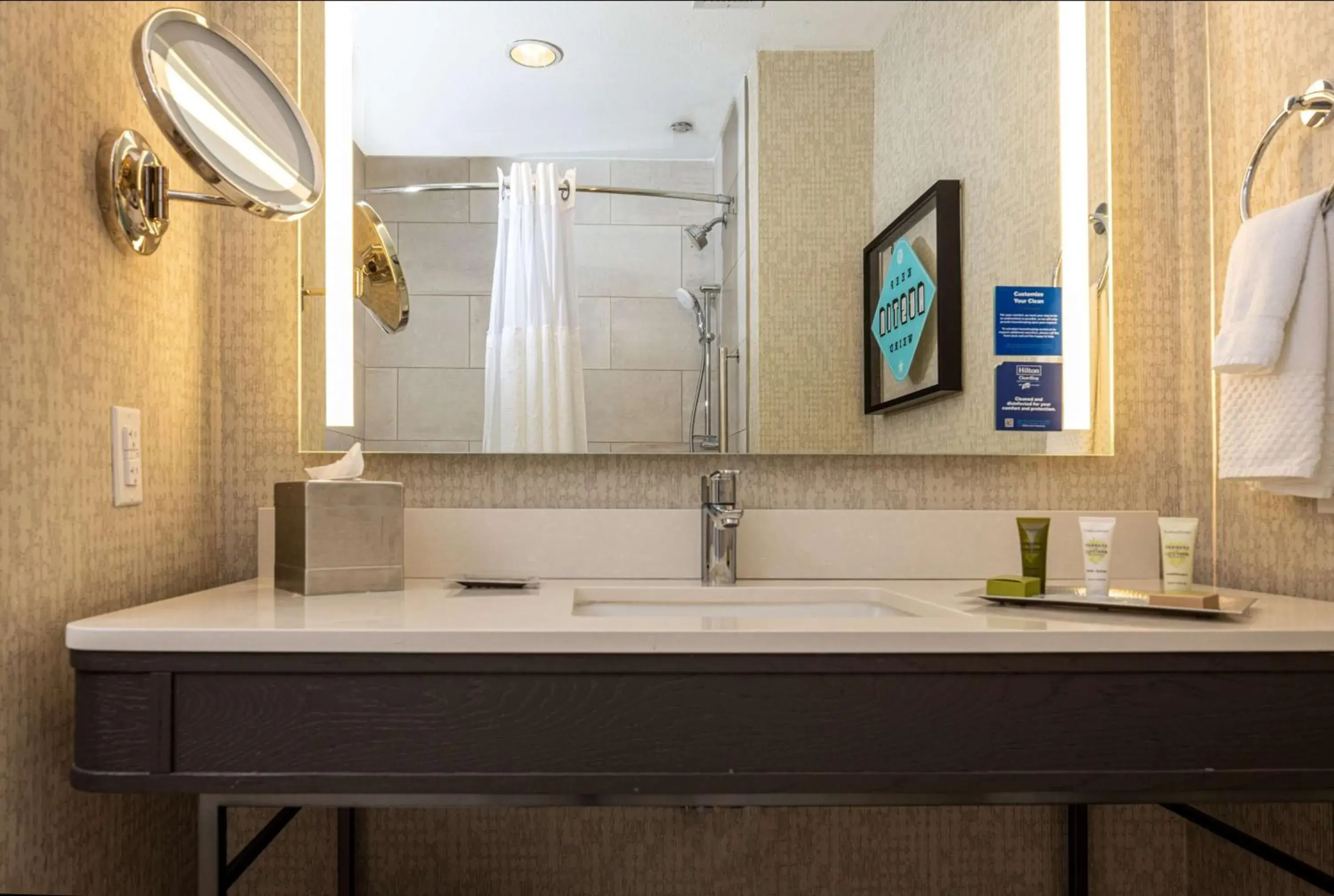 Bathroom in Hilton Austin Airport Bathroom in Hilton Austin Airport