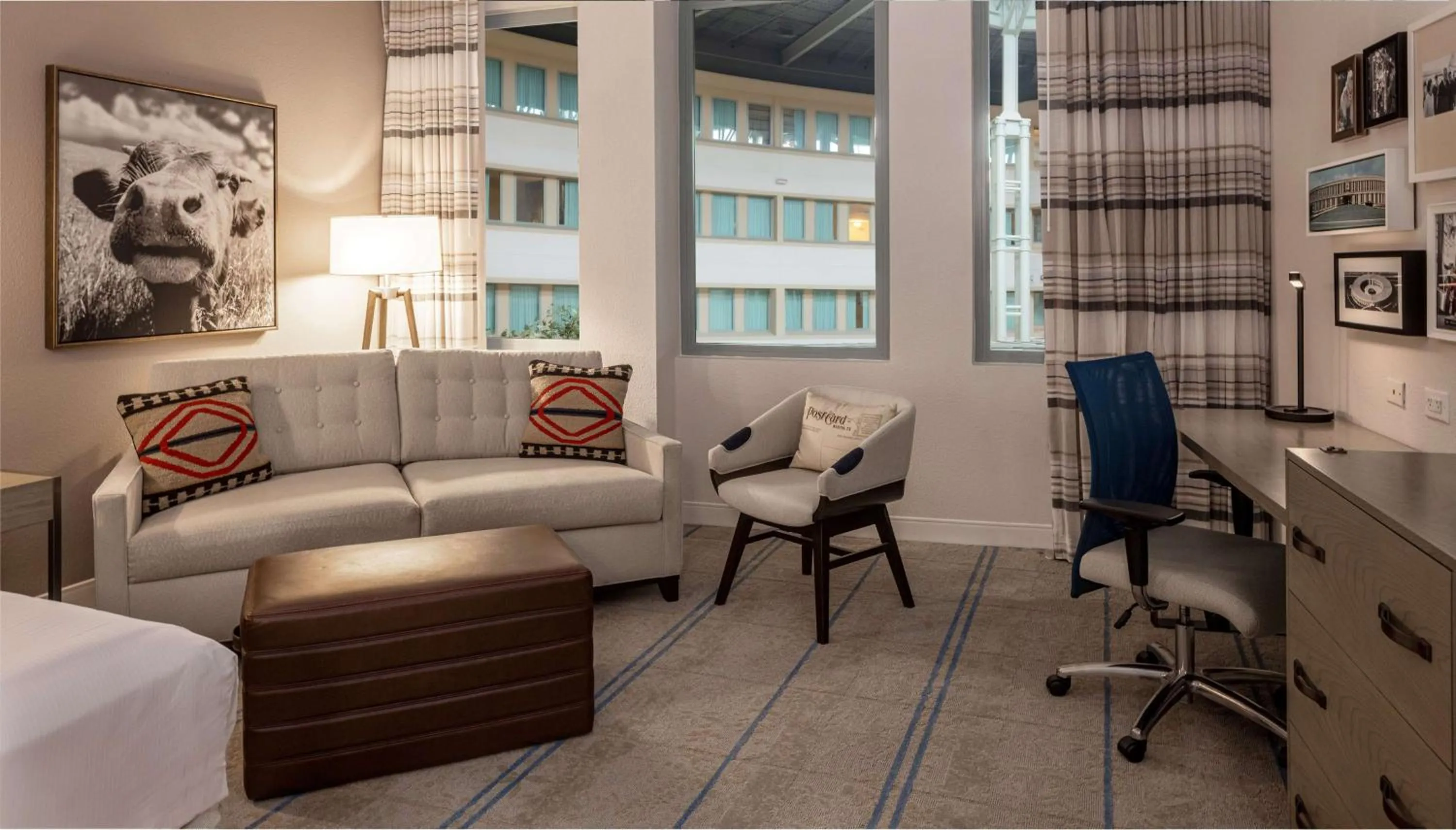 Bedroom in Hilton Austin Airport