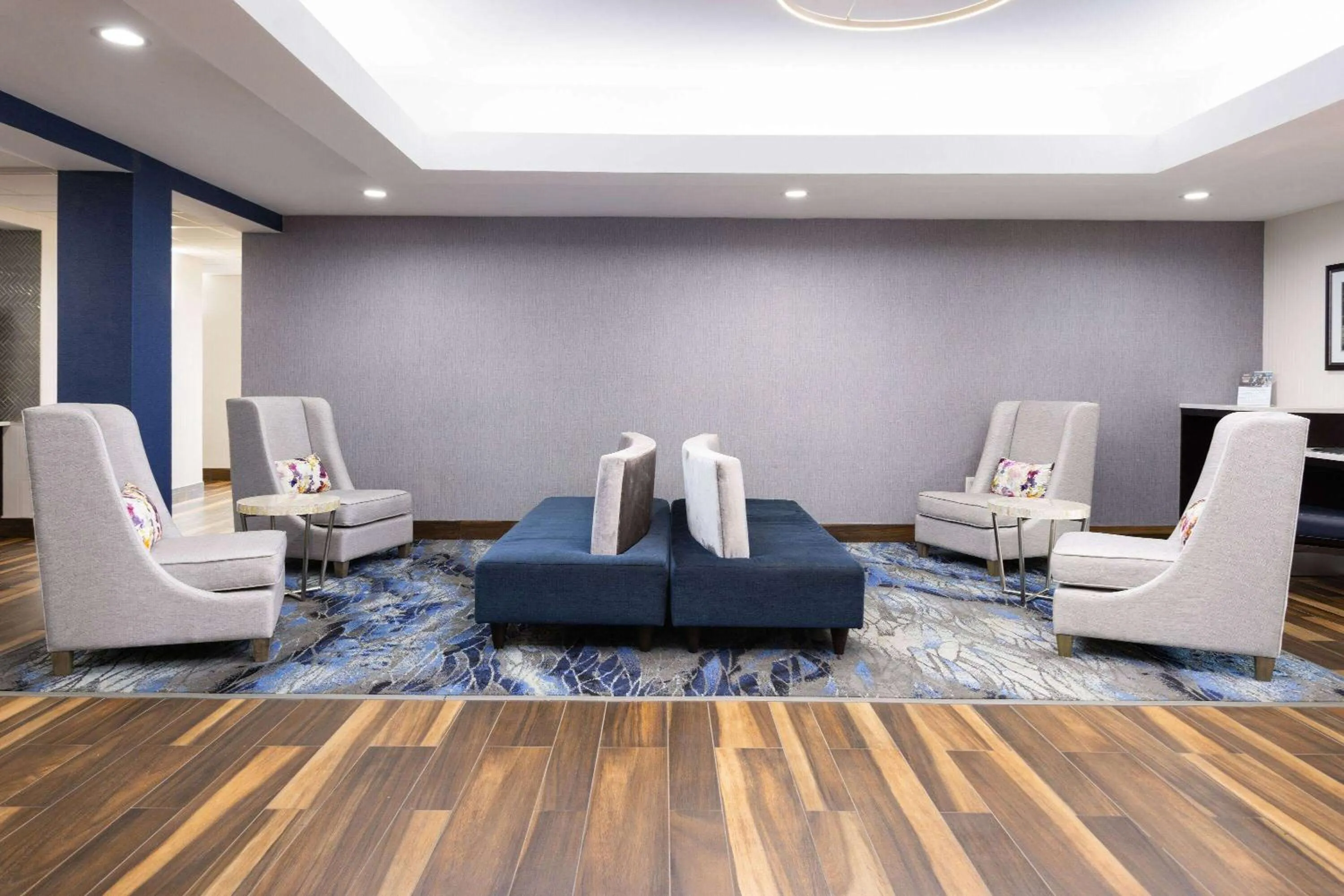 Lobby or reception in La Quinta by Wyndham Atlanta South - Newnan