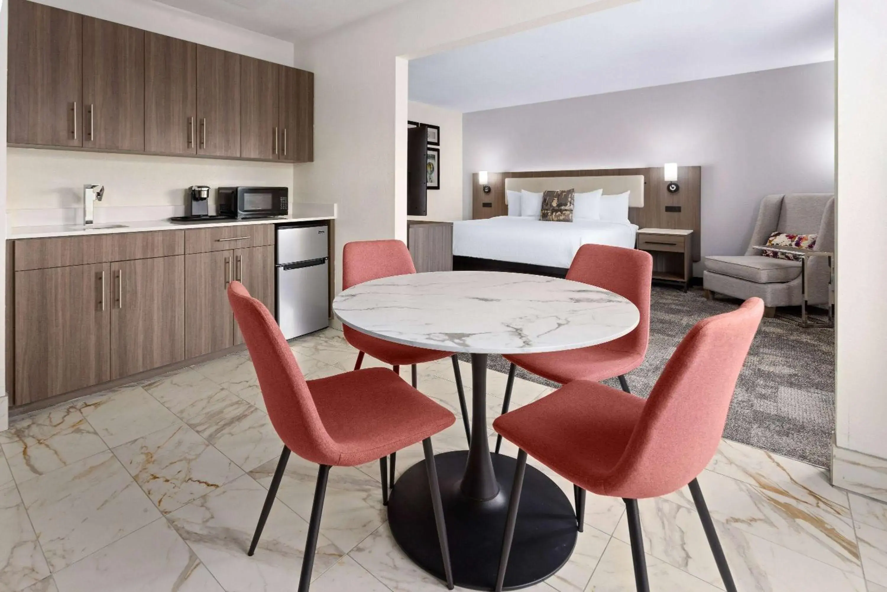 King Room with Kitchenette - Non-Smoking in La Quinta by Wyndham Atlanta South - Newnan King Room with Kitchenette - Non-Smoking in La Quinta by Wyndham Atlanta South - Newnan