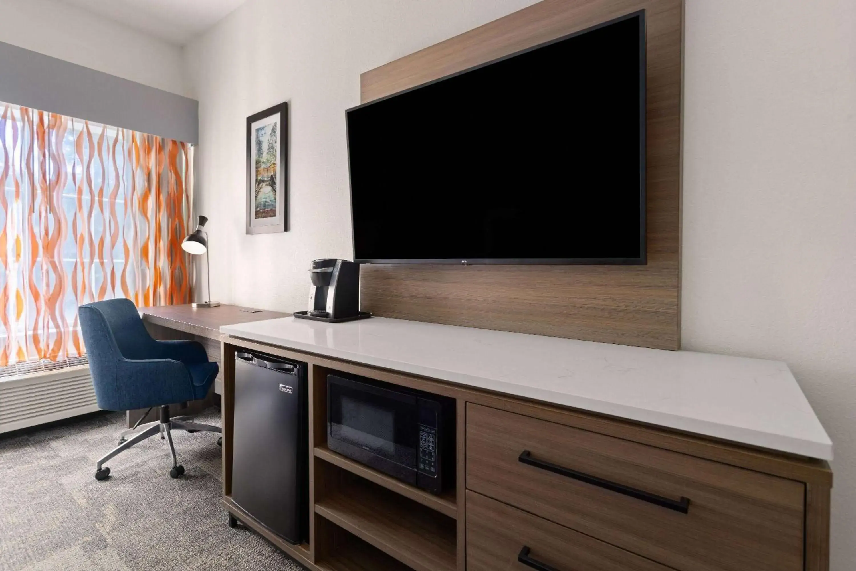 Photo of the whole room in La Quinta by Wyndham Atlanta South - Newnan Photo of the whole room in La Quinta by Wyndham Atlanta South - Newnan