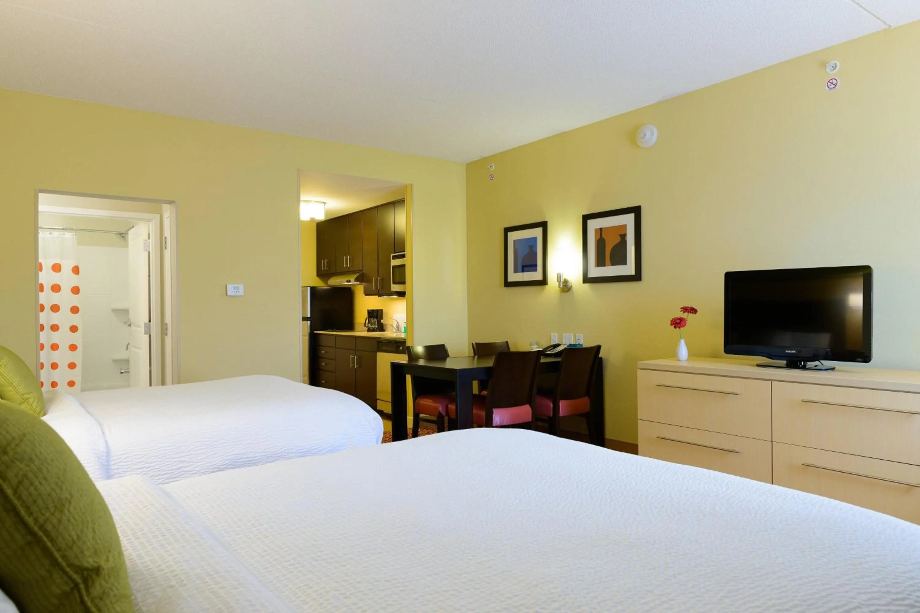 Photo of the whole room, Bed in TownePlace Suites by Marriott Frederick