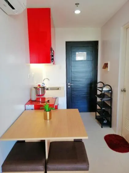 Kitchen or kitchenette in Cityscape Residences 1102