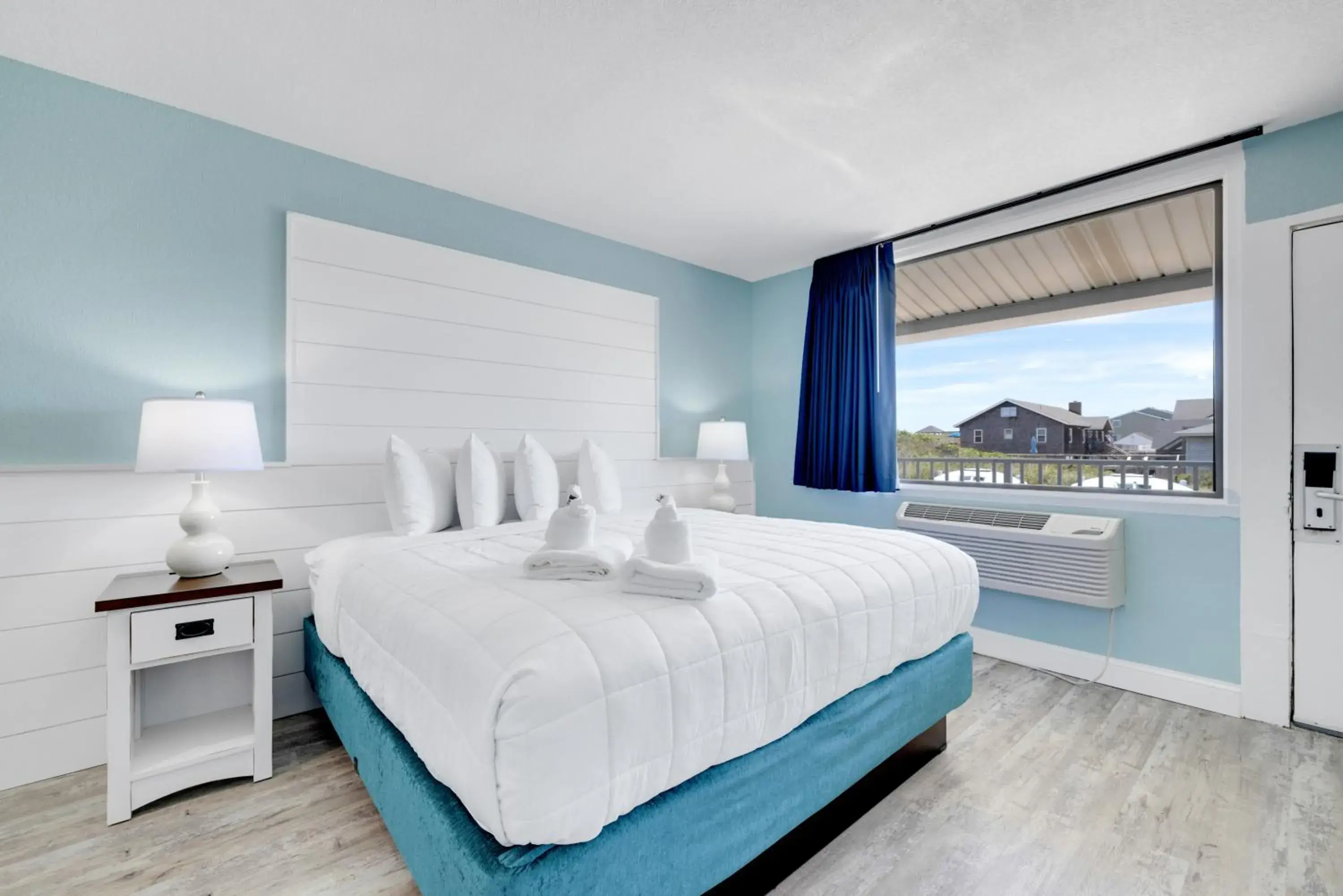 Bed in John Yancey Oceanfront Inn Bed in John Yancey Oceanfront Inn