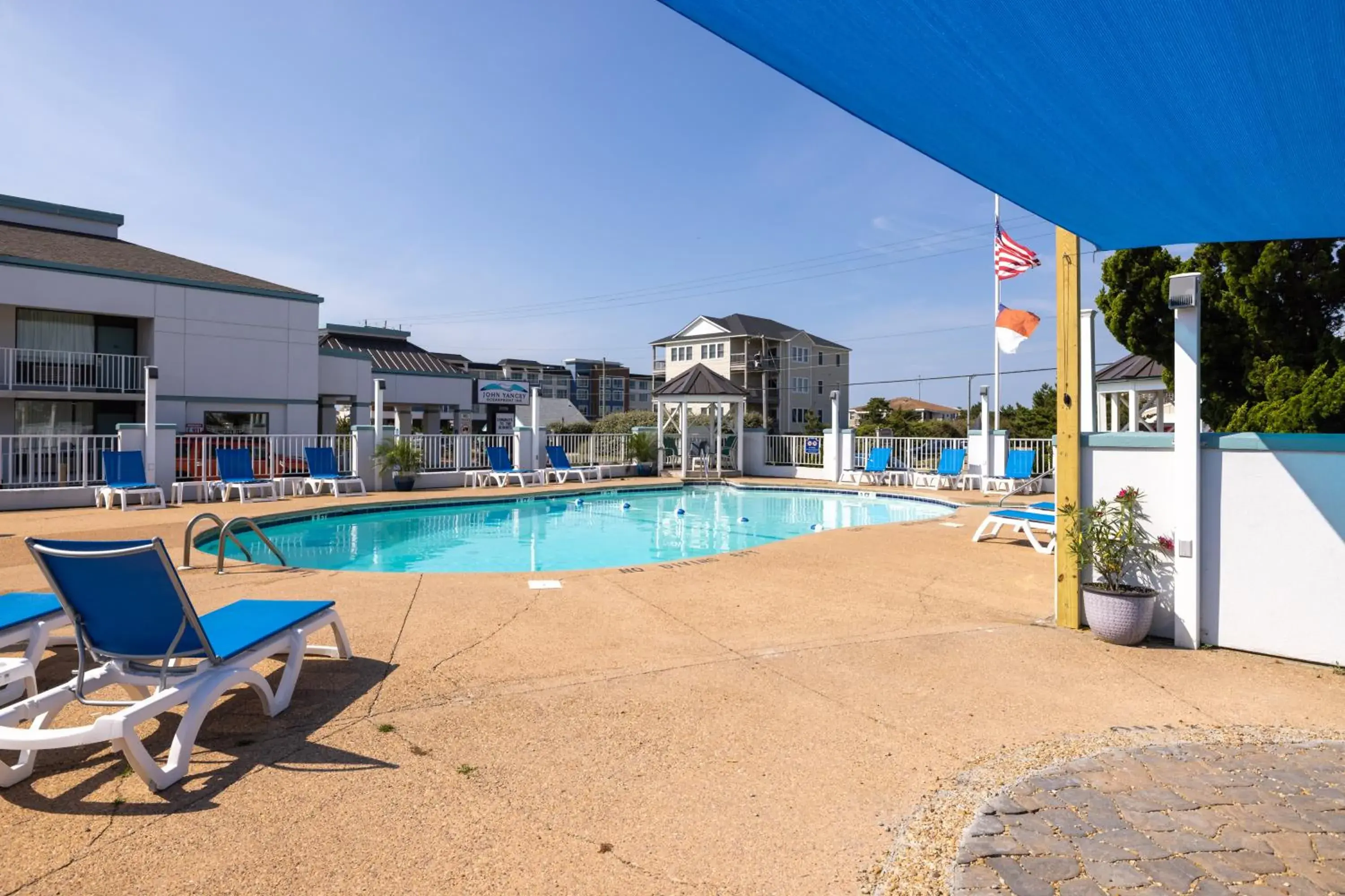 Swimming pool in John Yancey Oceanfront Inn Swimming pool in John Yancey Oceanfront Inn