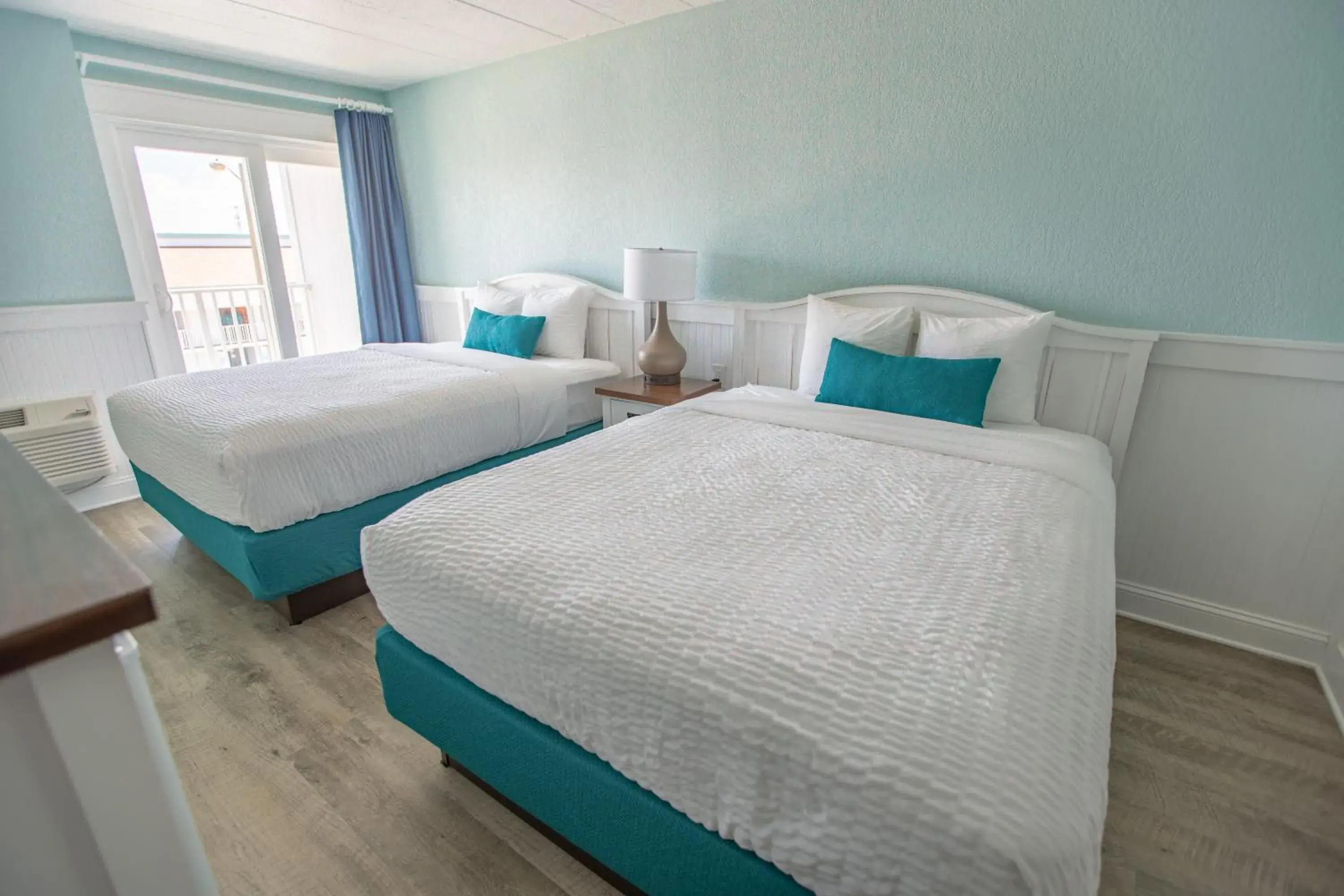Photo of the whole room, Bed in John Yancey Oceanfront Inn Photo of the whole room, Bed in John Yancey Oceanfront Inn