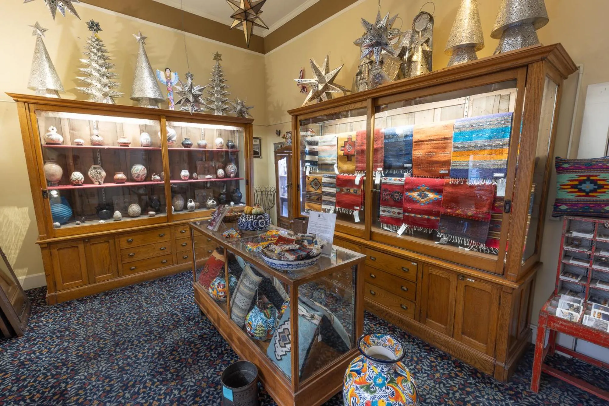 Shopping Area in Historic Plaza Hotel