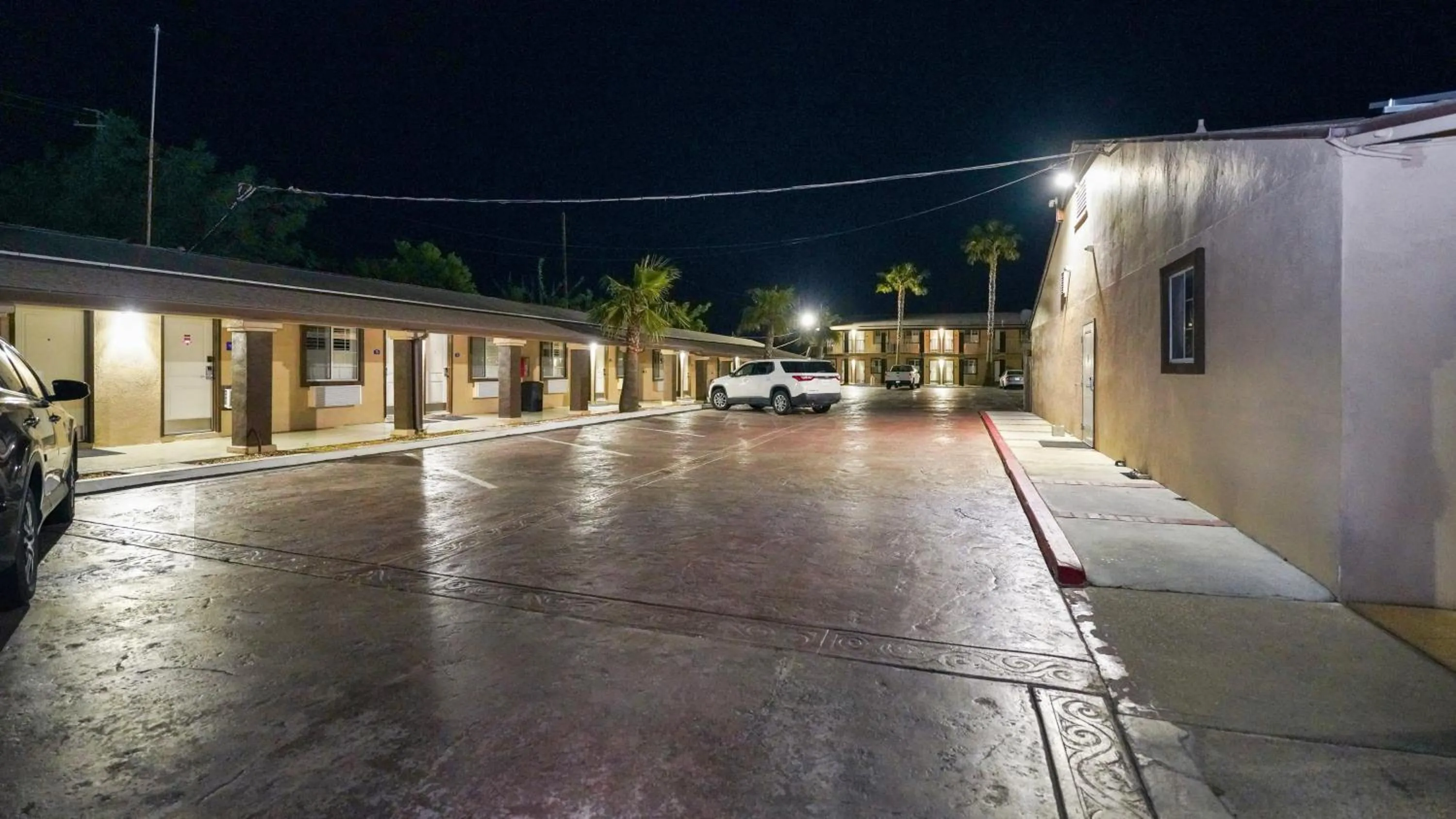 Night in Americas Best Value Inn, Antioch