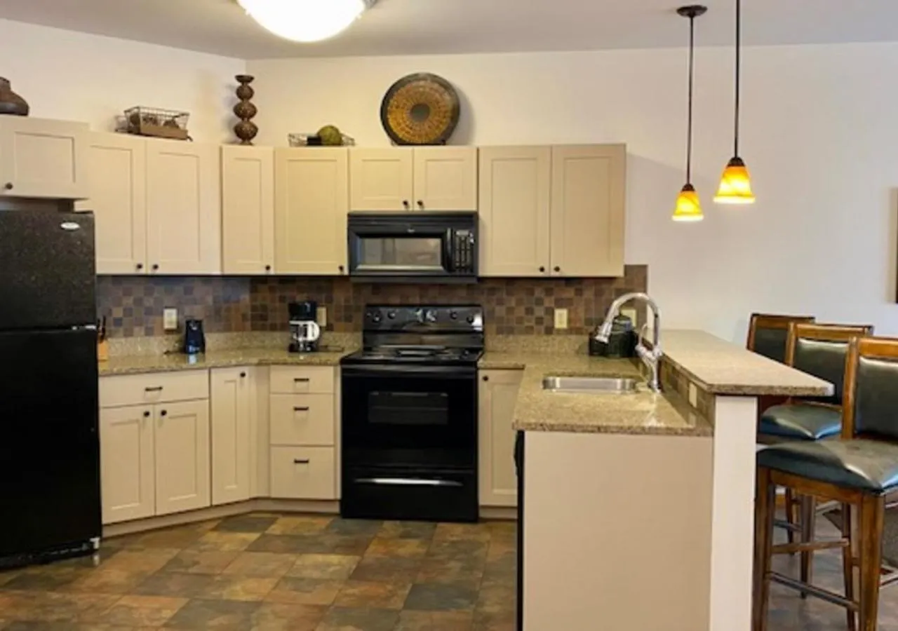 Kitchen or kitchenette in Arrowwood Resort Hotel and Conference Center - Alexandria