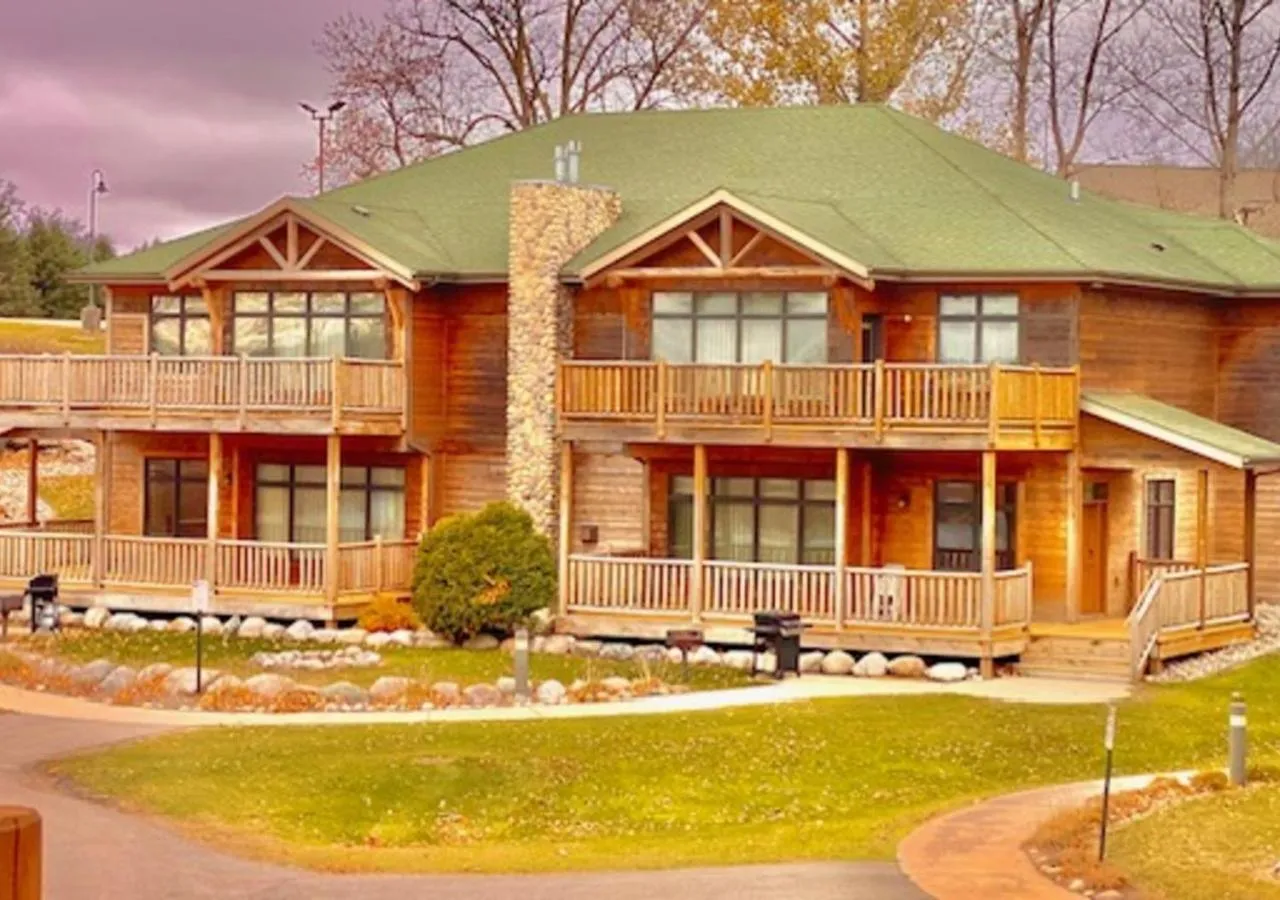 Property building in Arrowwood Resort Hotel and Conference Center - Alexandria