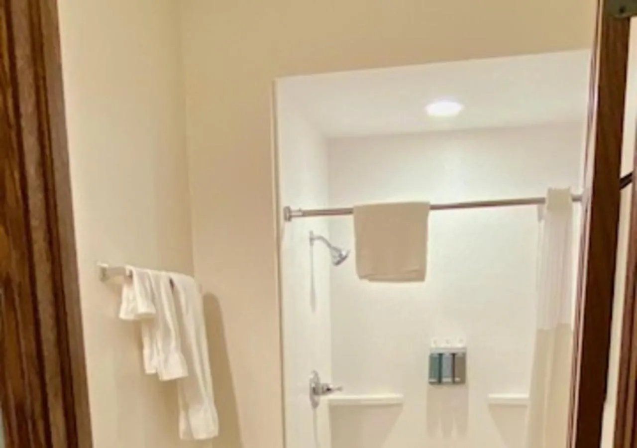 Shower in Arrowwood Resort Hotel and Conference Center - Alexandria