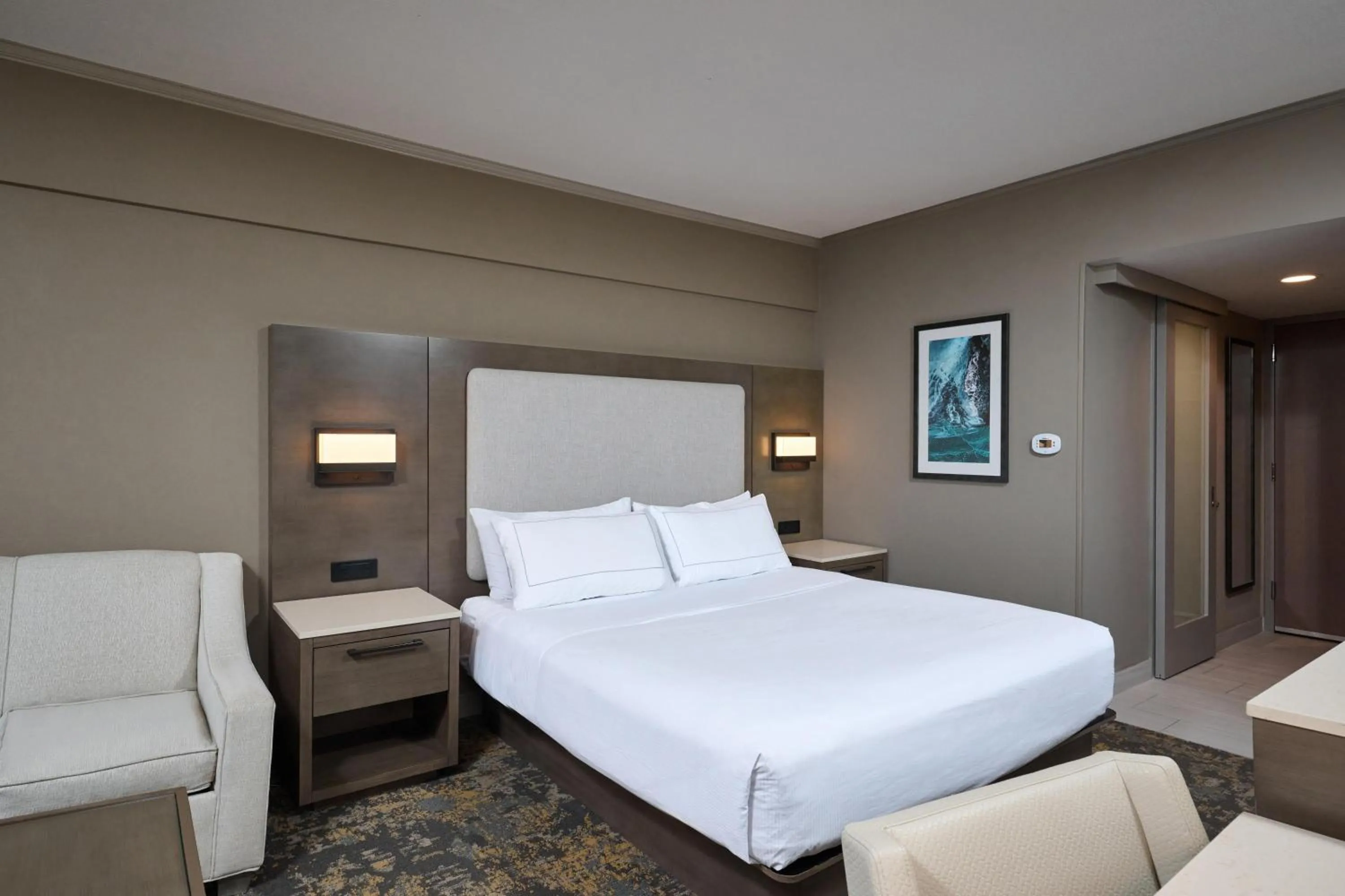 Bed in Hilton Anchorage