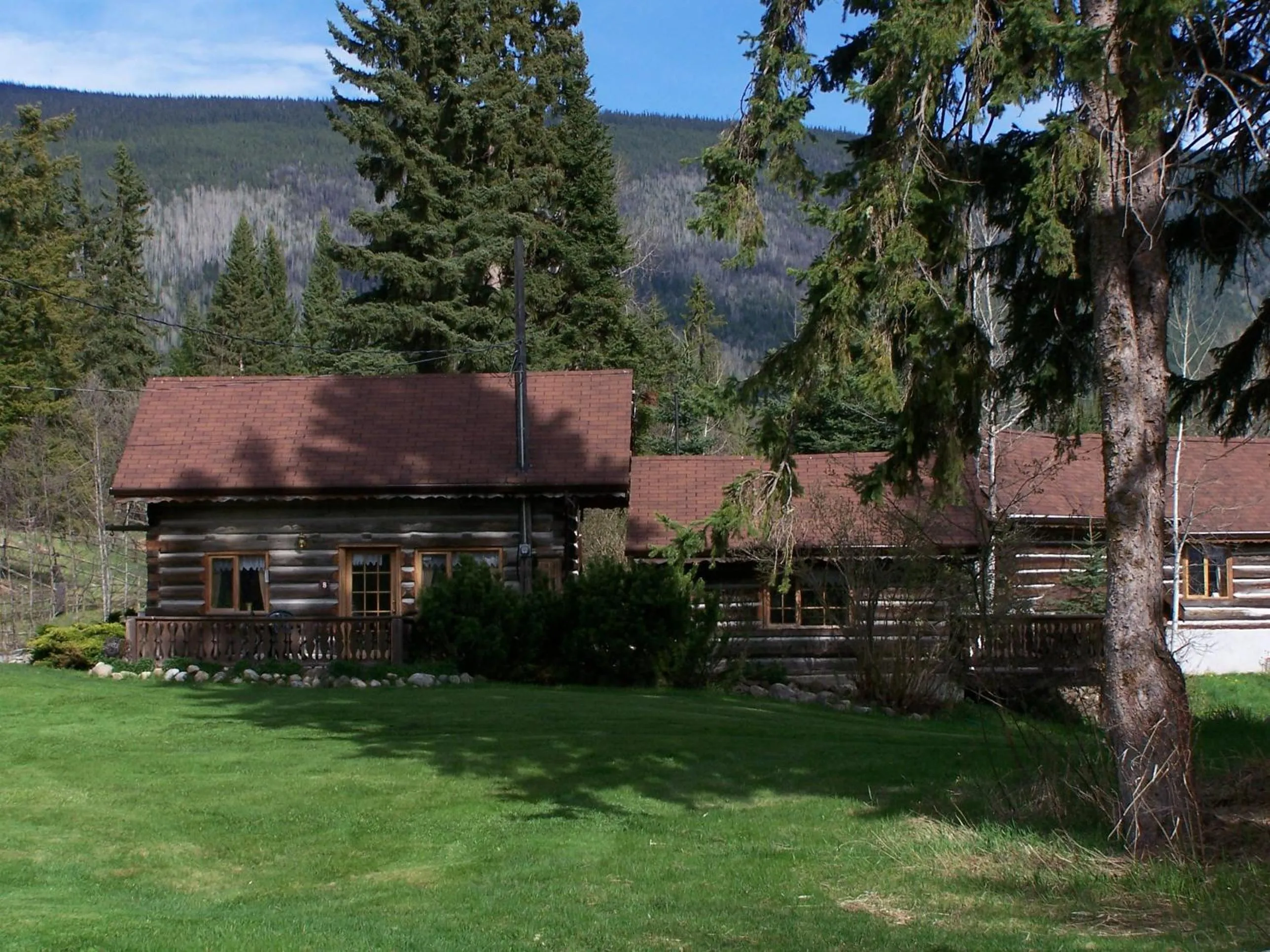 Garden view in Nakiska Bear Ranch
