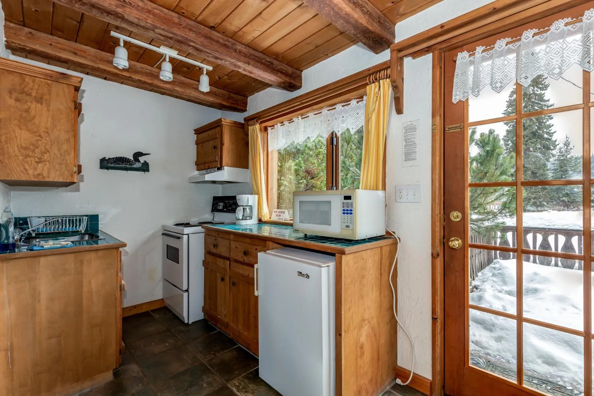 Kitchen or kitchenette in Nakiska Bear Ranch