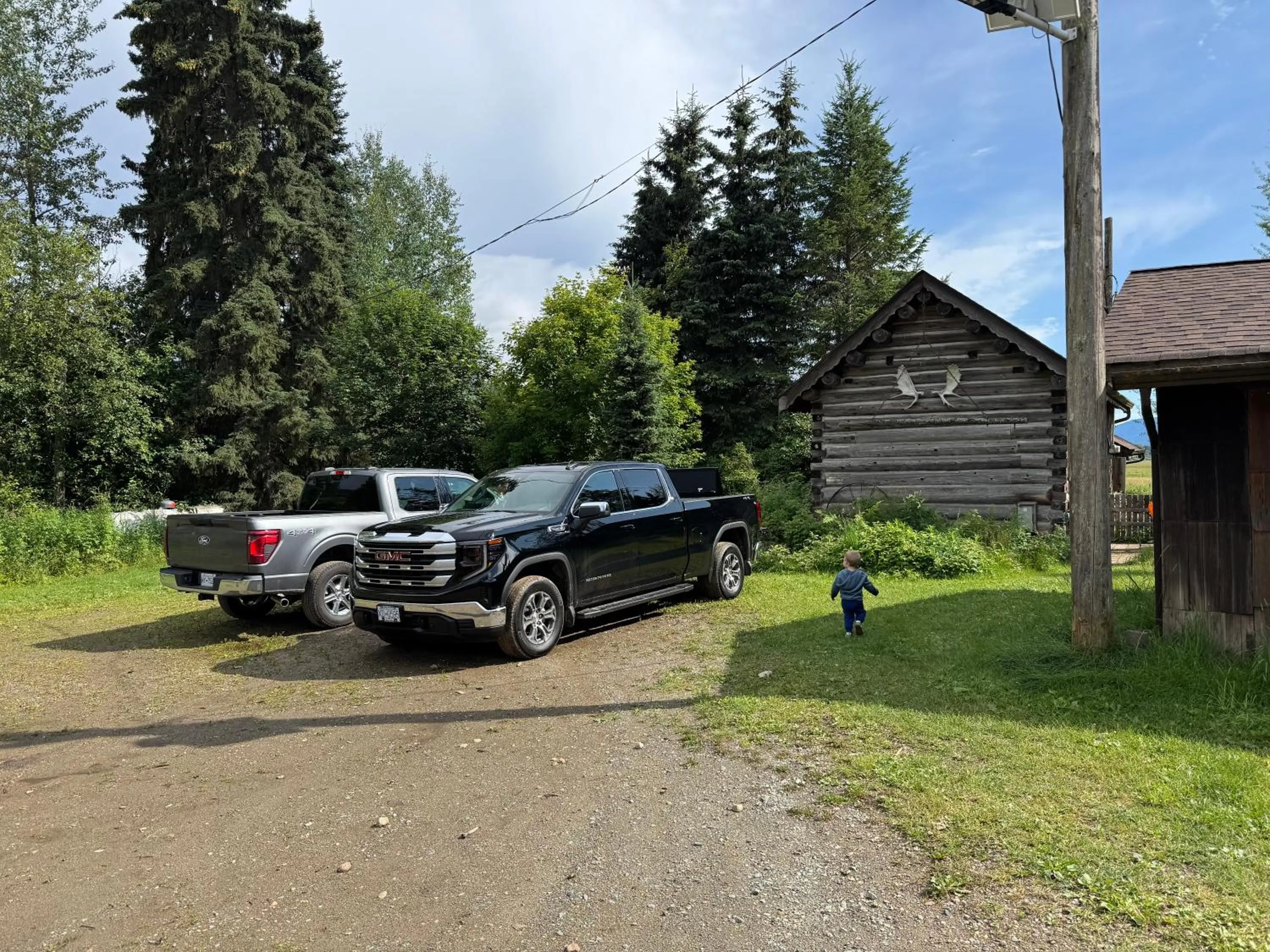 Parking in Nakiska Bear Ranch