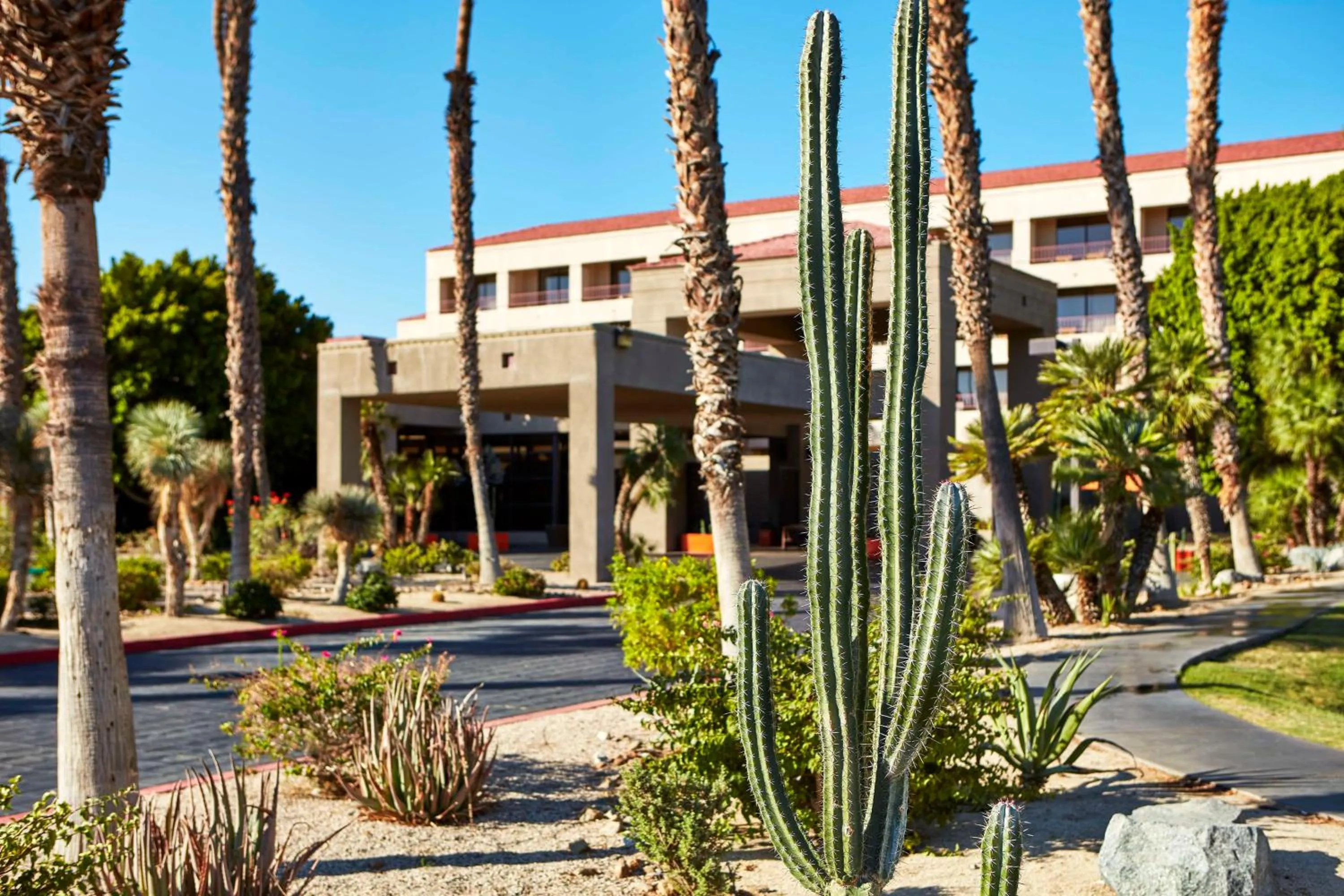 Property building in DoubleTree by Hilton Golf Resort Palm Springs