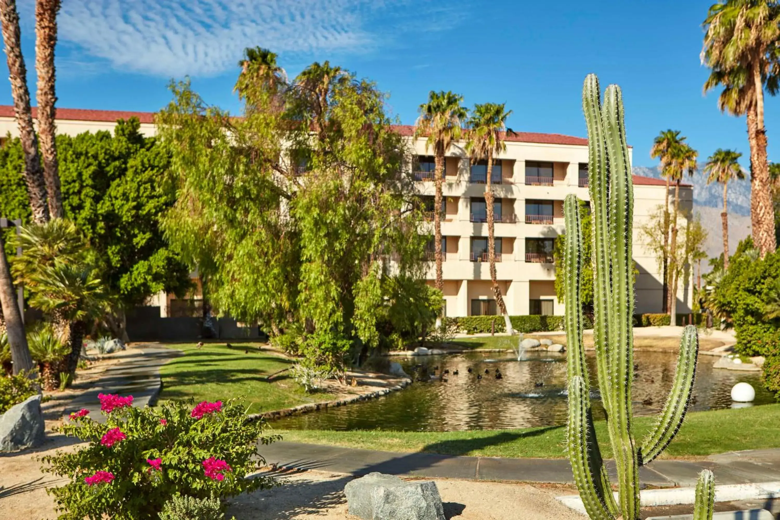 Property building in DoubleTree by Hilton Golf Resort Palm Springs Property building in DoubleTree by Hilton Golf Resort Palm Springs