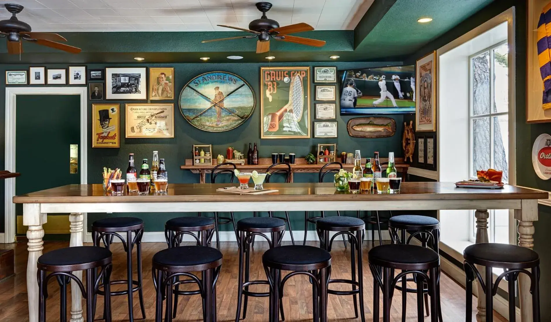 Restaurant/places to eat in Hotel Carmel Restaurant/places to eat in Hotel Carmel